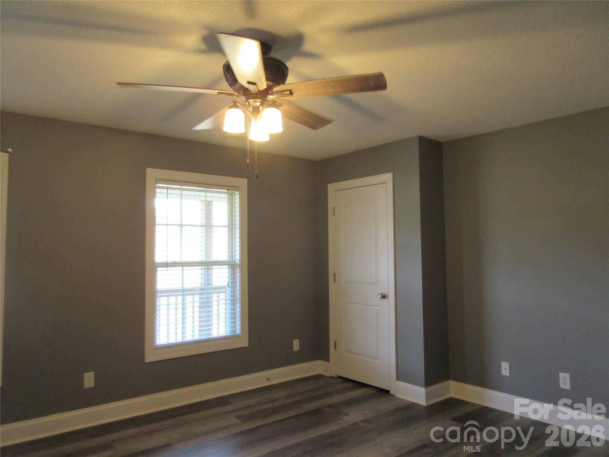 618 Brook Knoll Circle — Weaverville