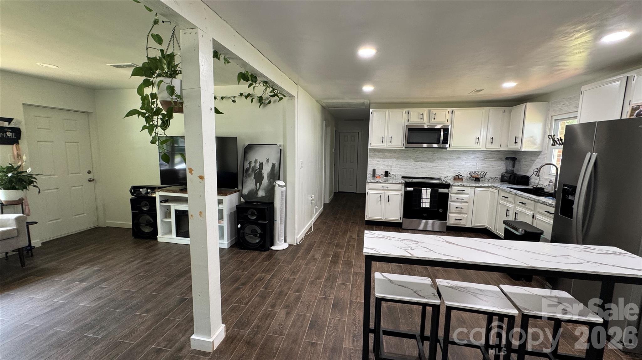 143 Mountain View Street — Forest City