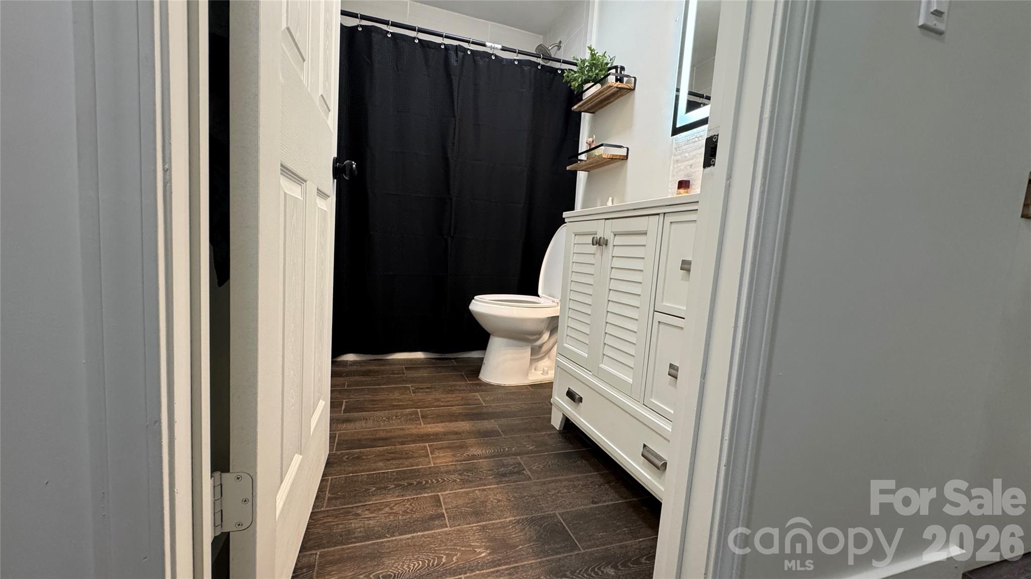 143 Mountain View Street — Forest City
