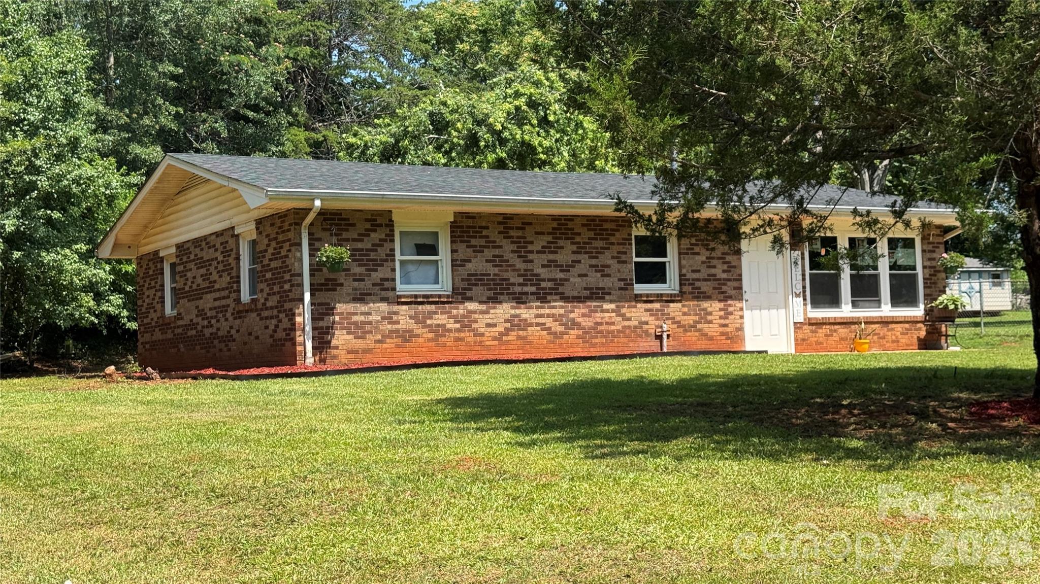 143 Mountain View Street — Forest City