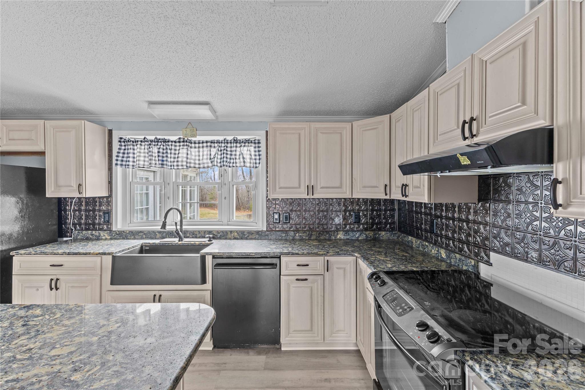 415 Massey Deal Road — Statesville