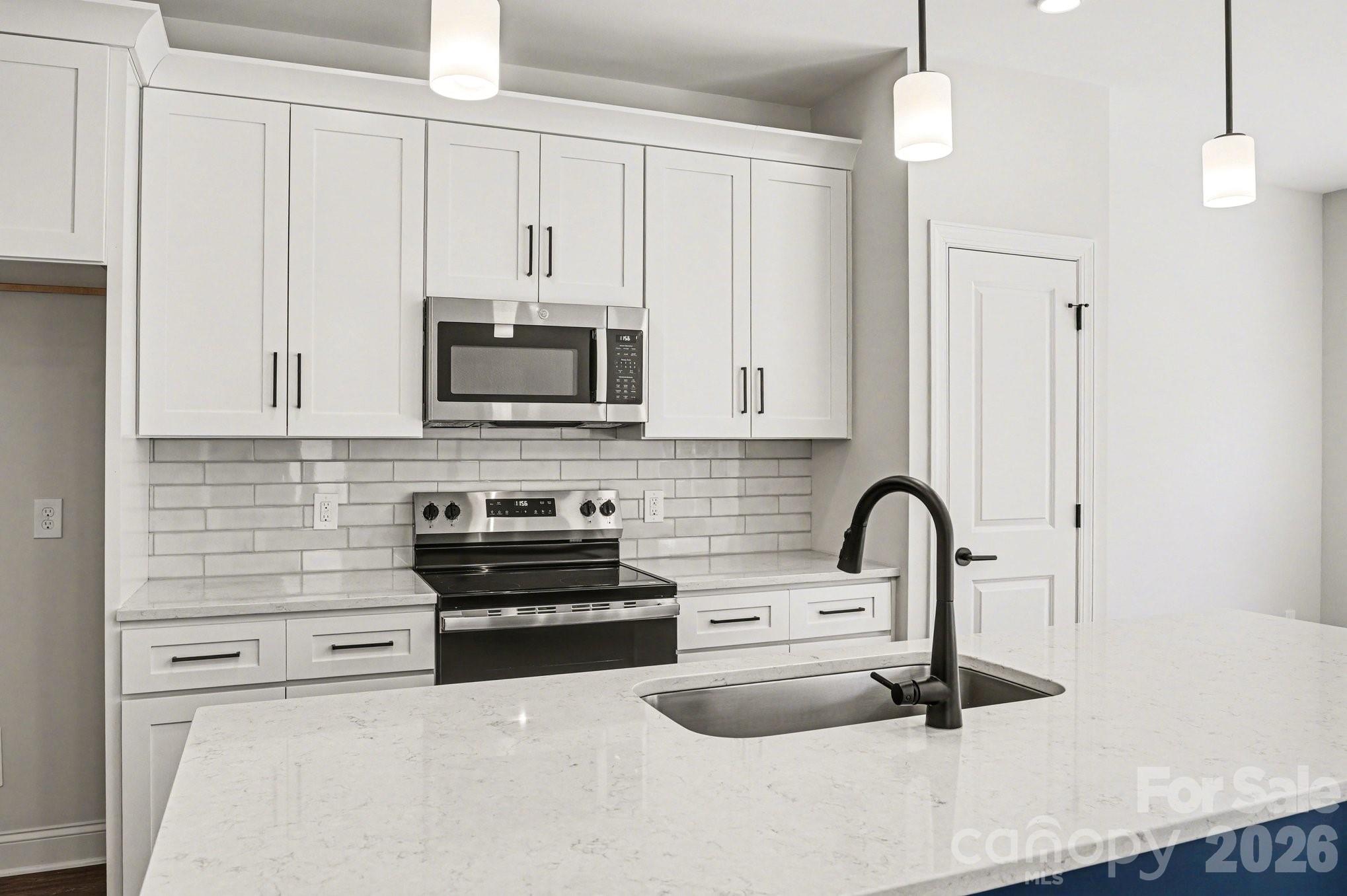 560 W Wilson Avenue — Mooresville