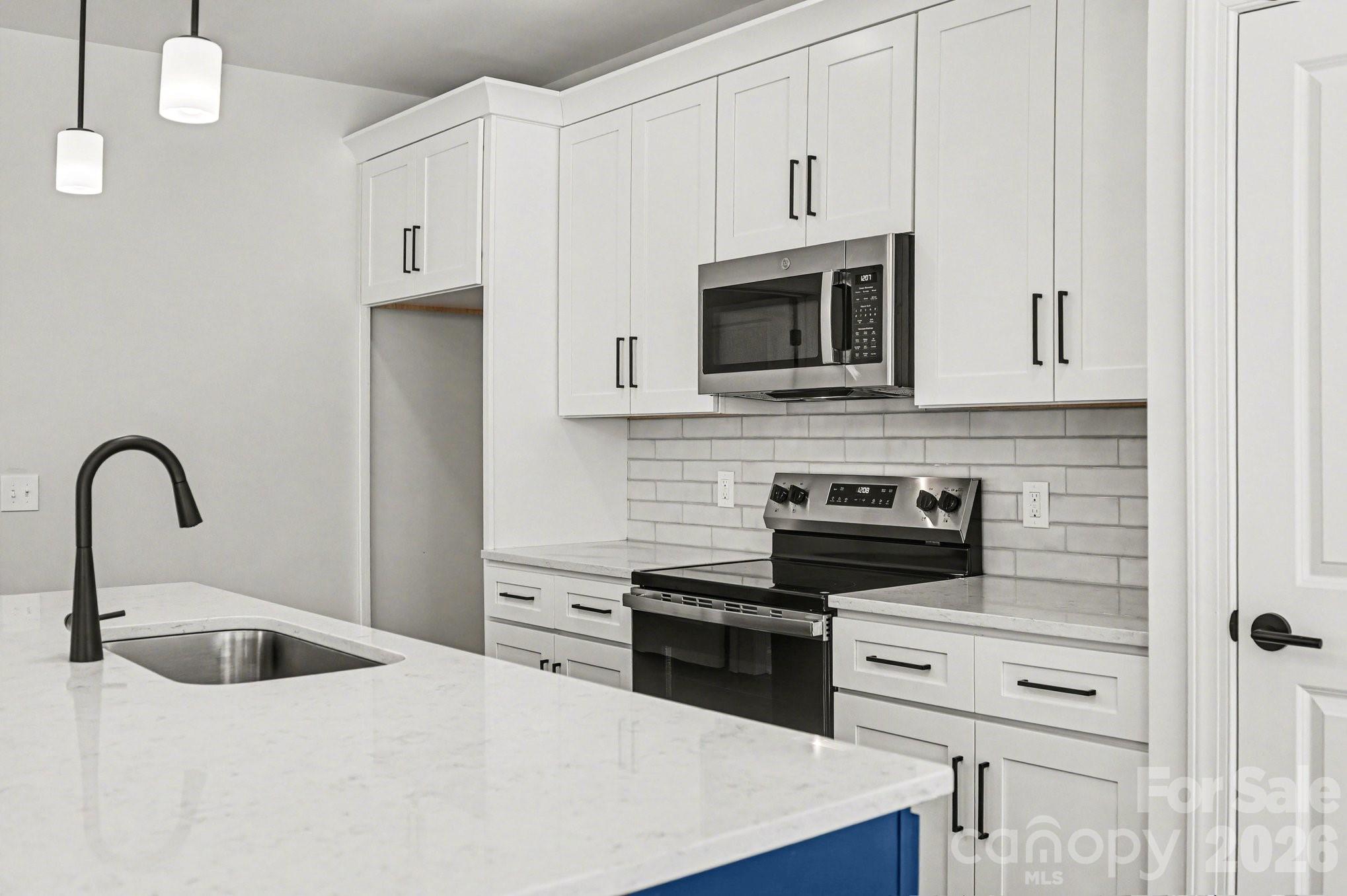 560 W Wilson Avenue — Mooresville
