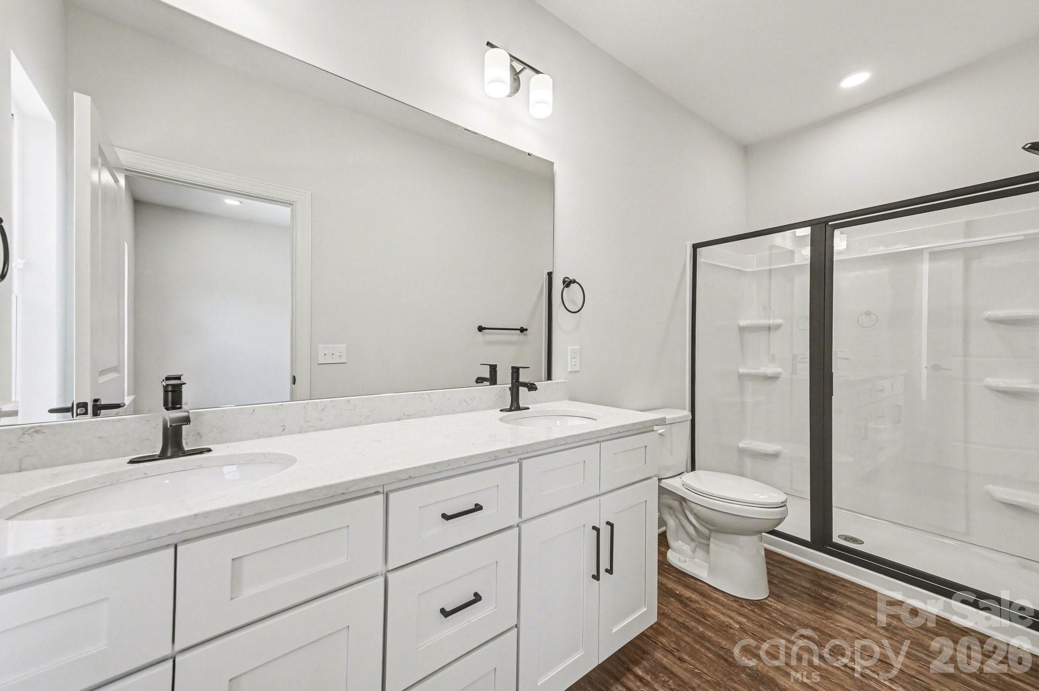 560 W Wilson Avenue — Mooresville