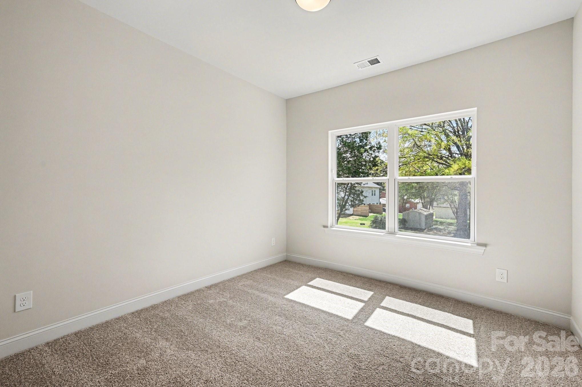560 W Wilson Avenue — Mooresville