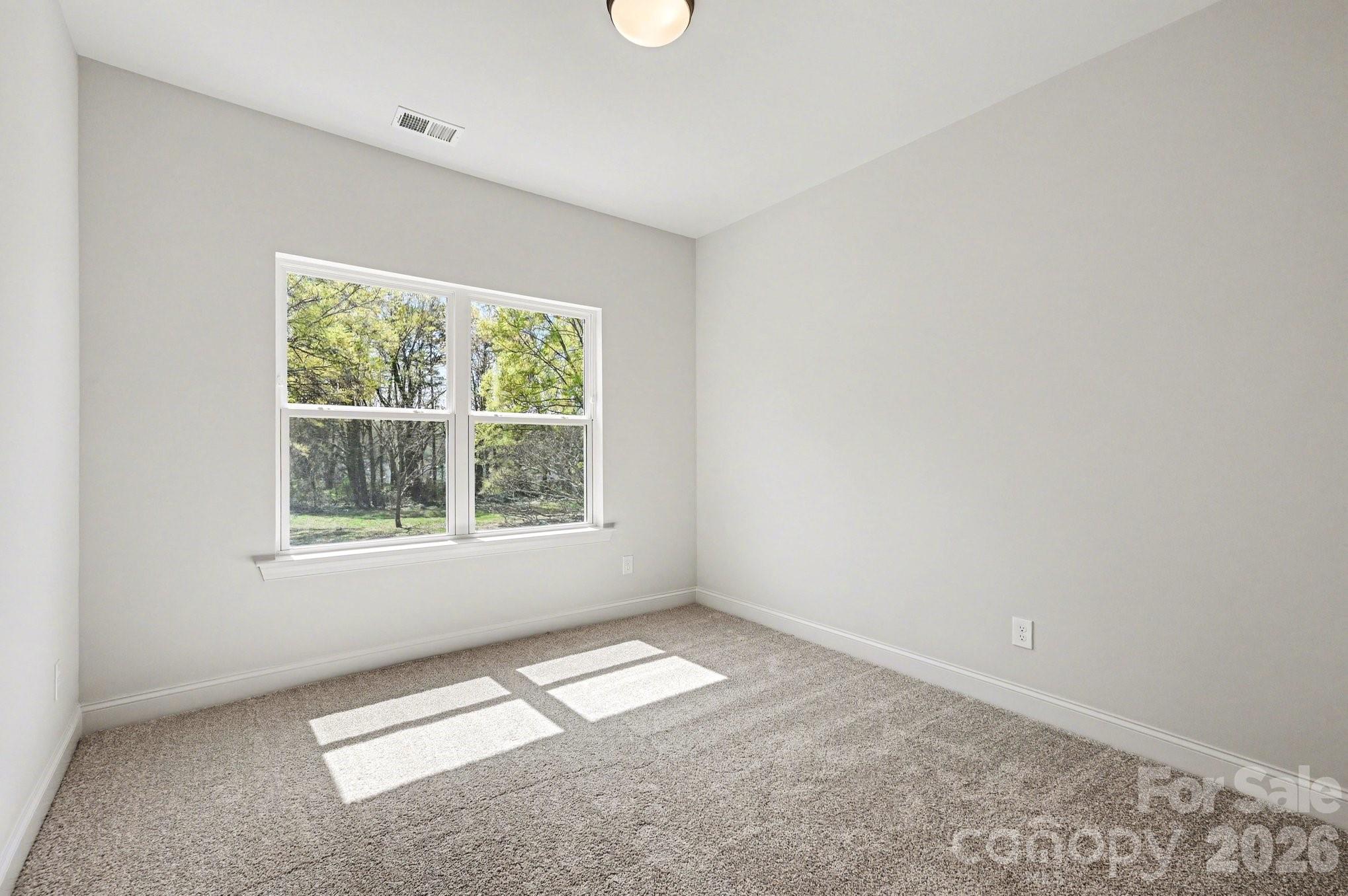 560 W Wilson Avenue — Mooresville