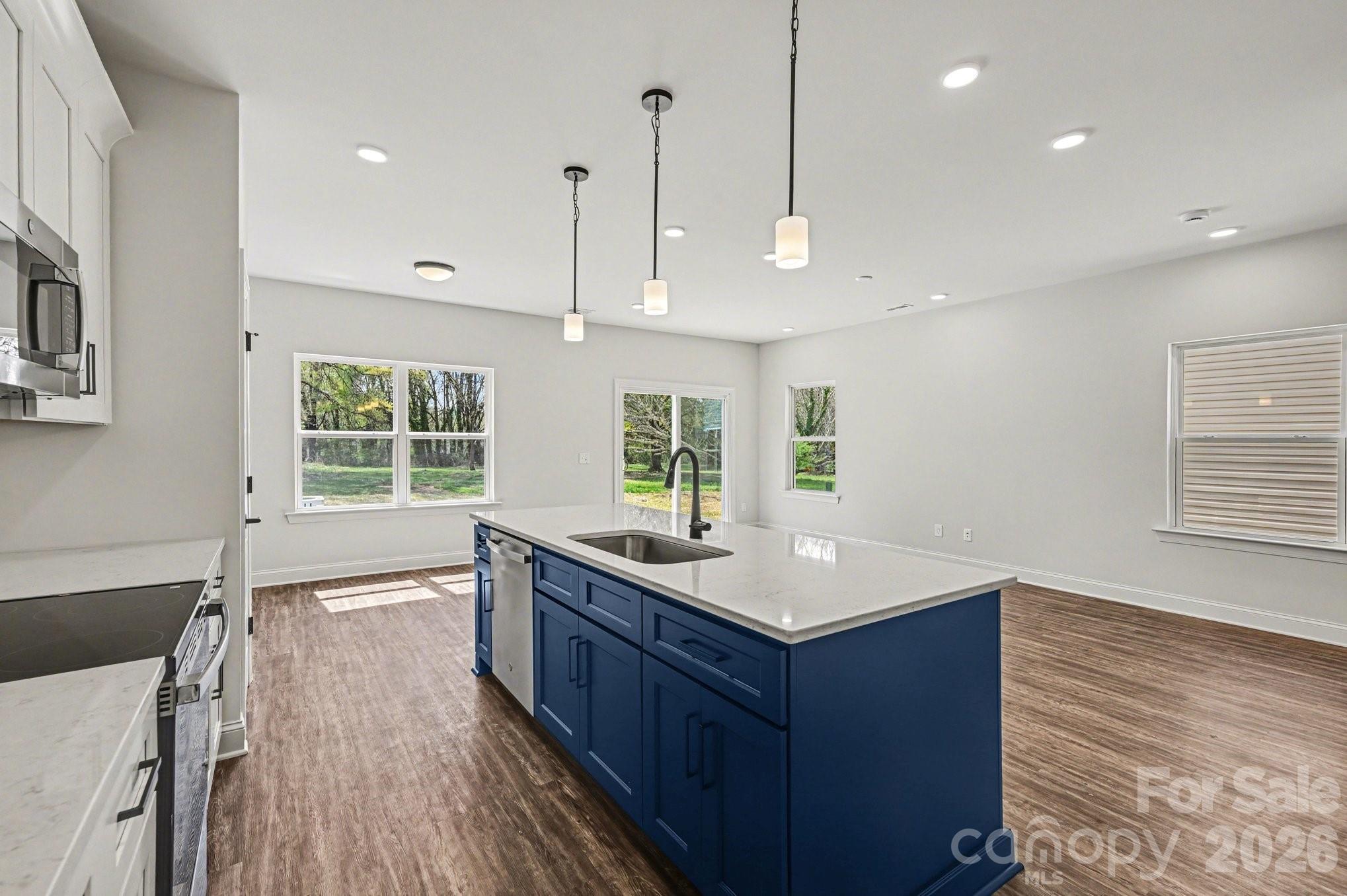 560 W Wilson Avenue — Mooresville