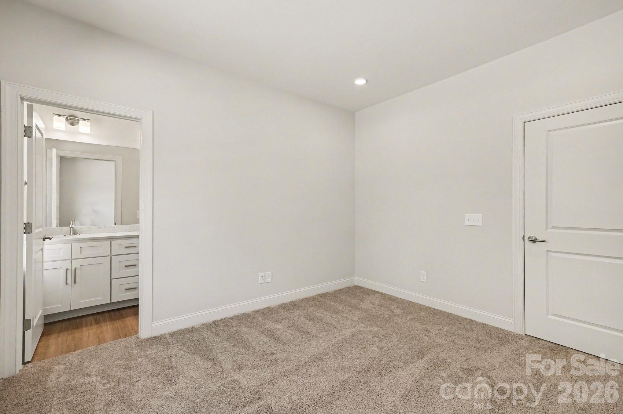 562 W Wilson Avenue — Mooresville