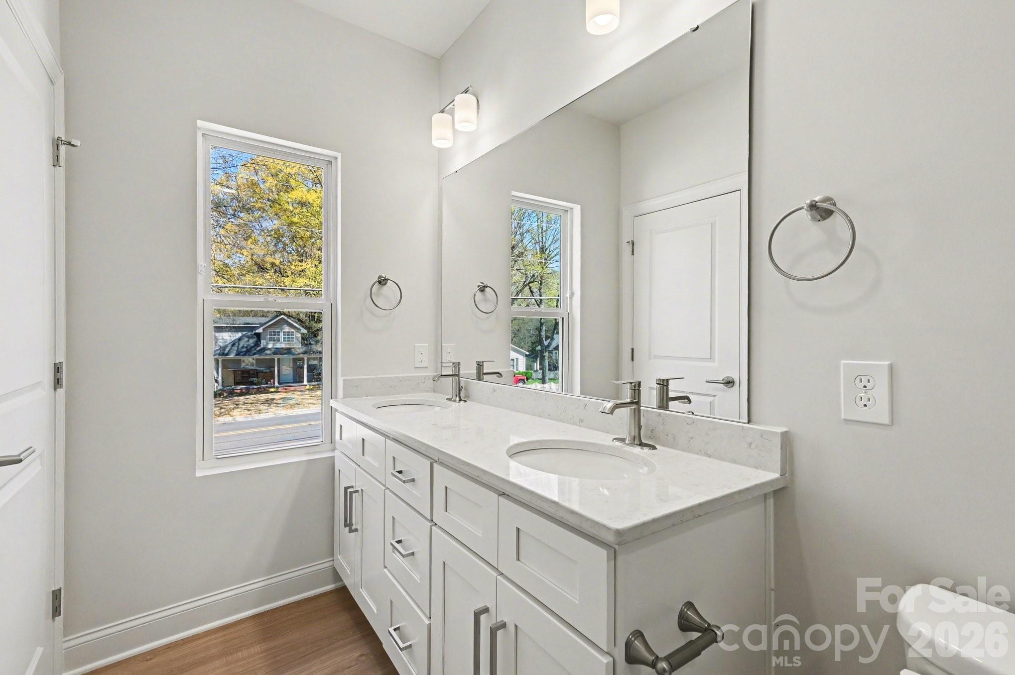 562 W Wilson Avenue — Mooresville