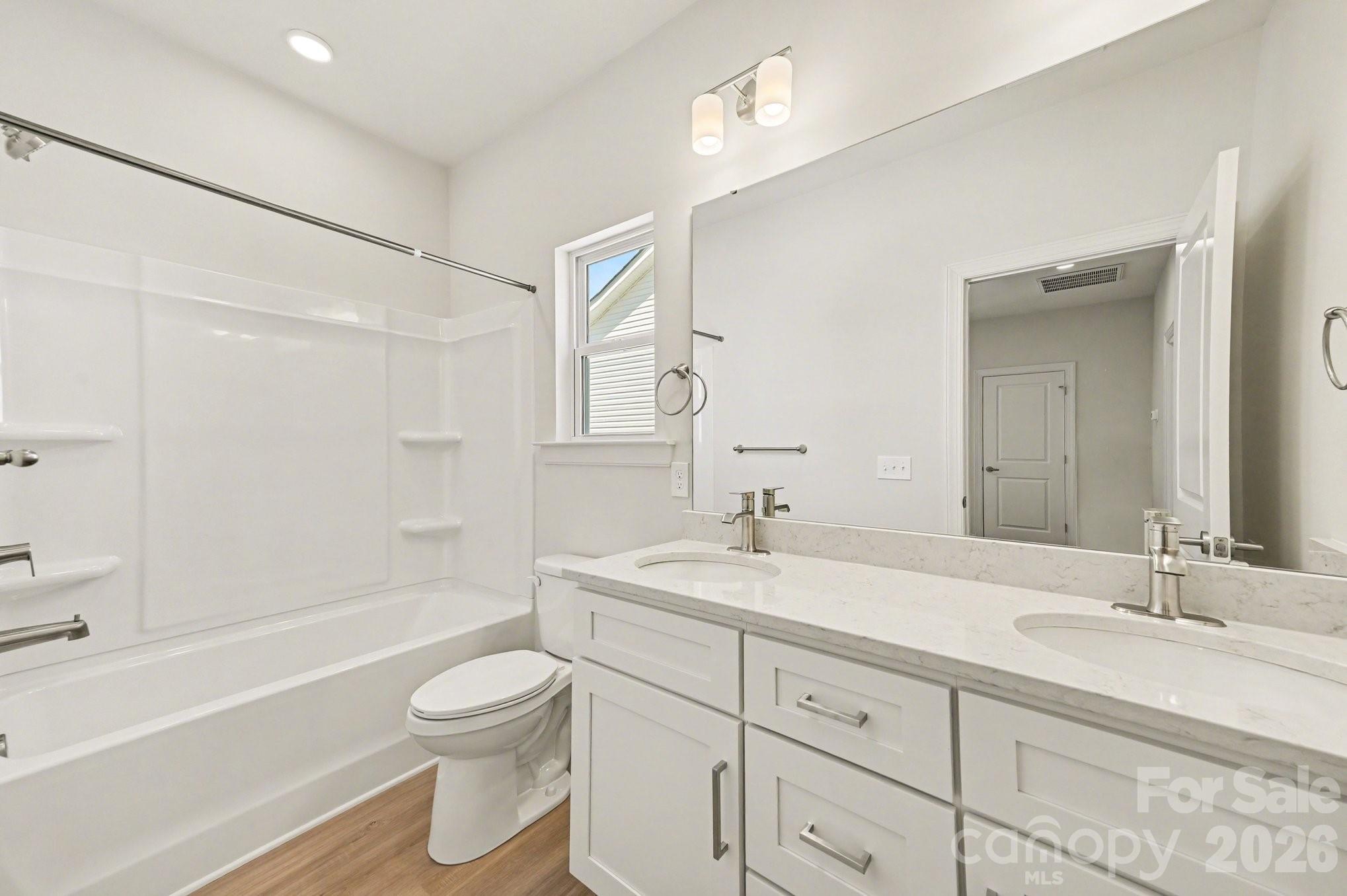 562 W Wilson Avenue — Mooresville