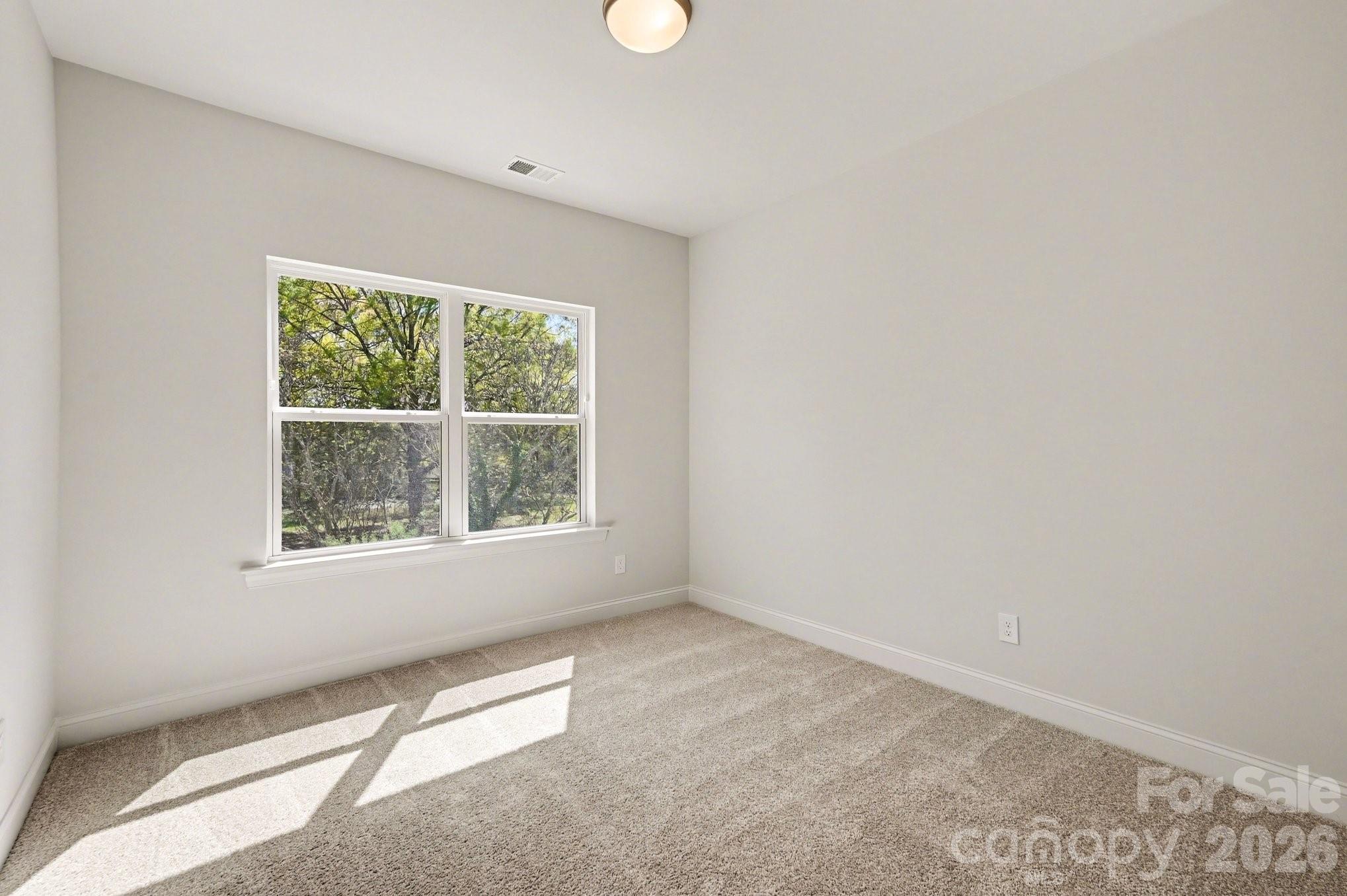 562 W Wilson Avenue — Mooresville