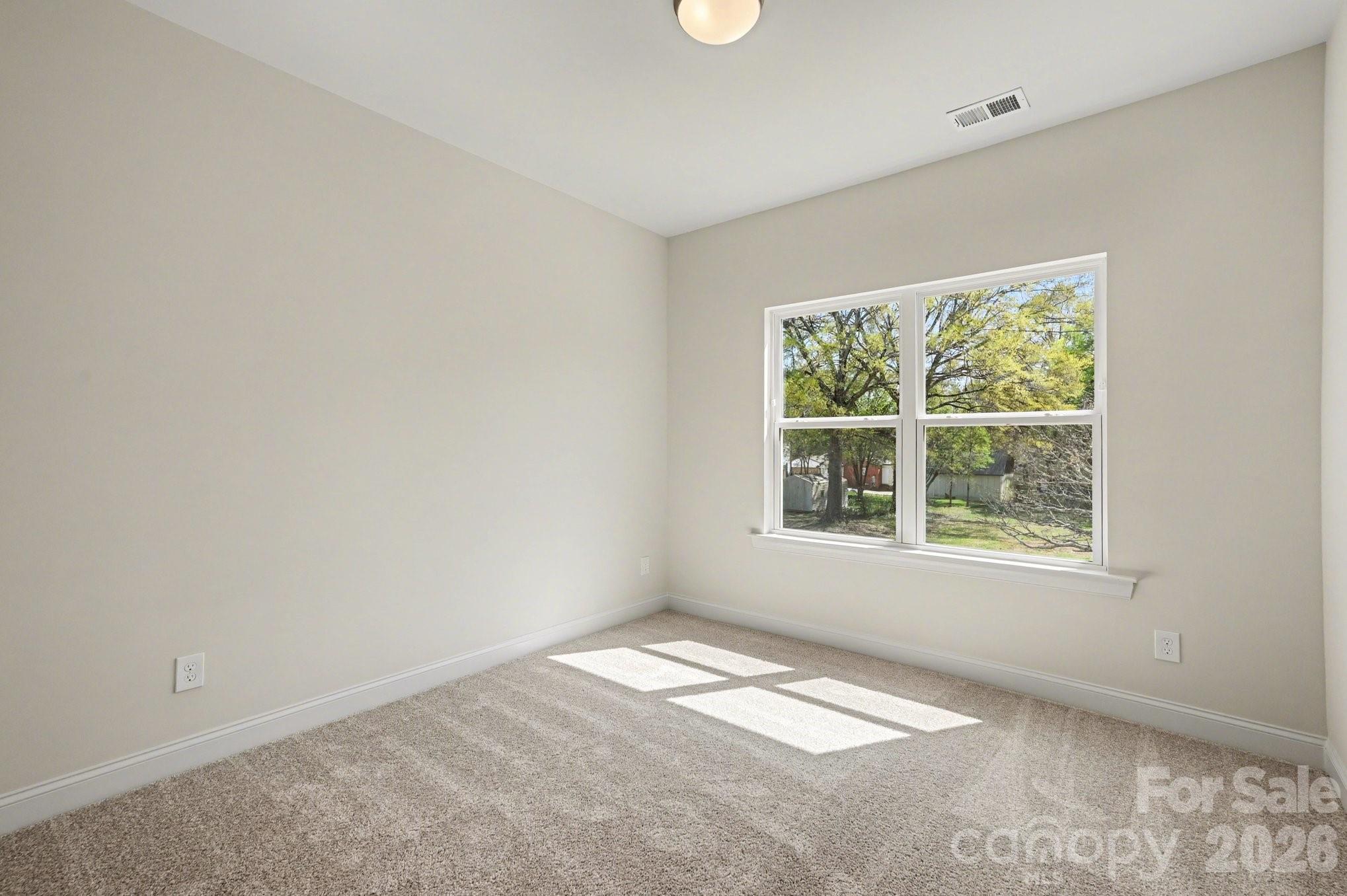 562 W Wilson Avenue — Mooresville