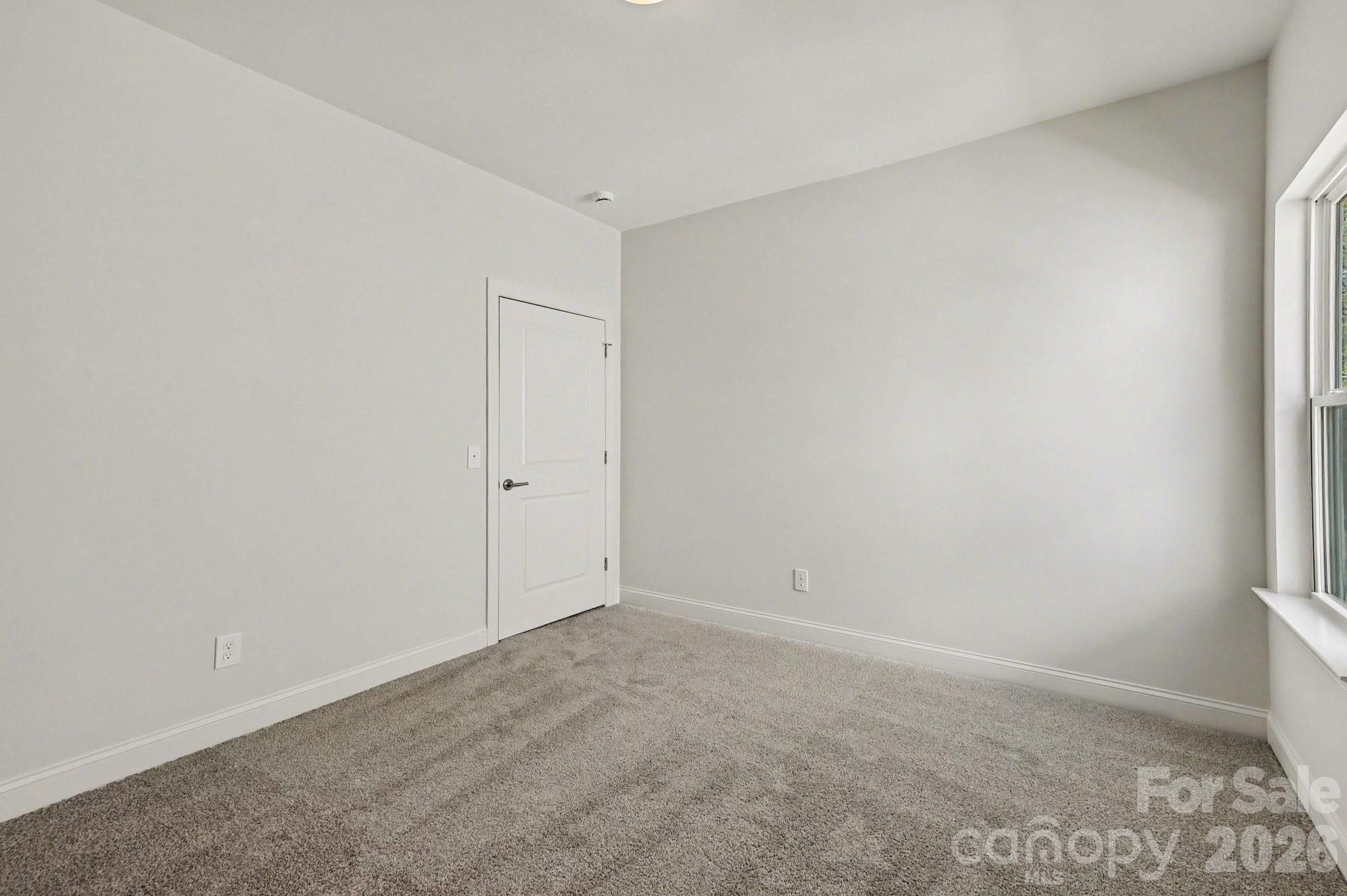 562 W Wilson Avenue — Mooresville