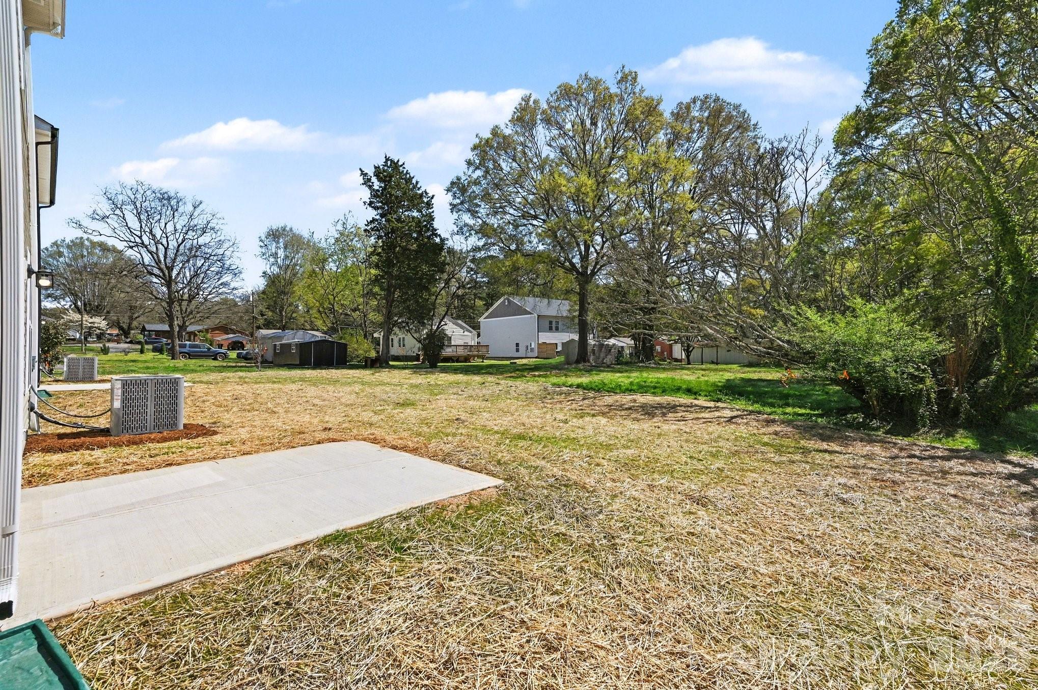 562 W Wilson Avenue — Mooresville