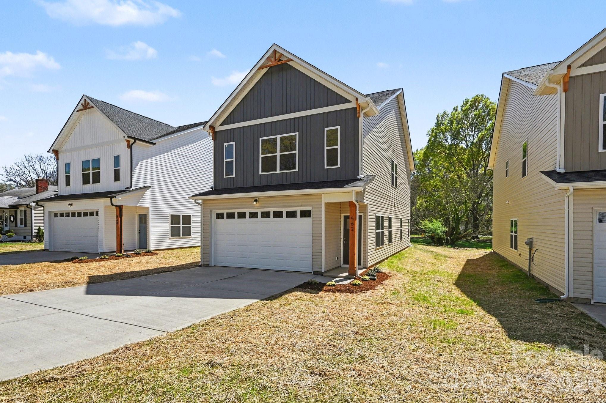 562 W Wilson Avenue — Mooresville