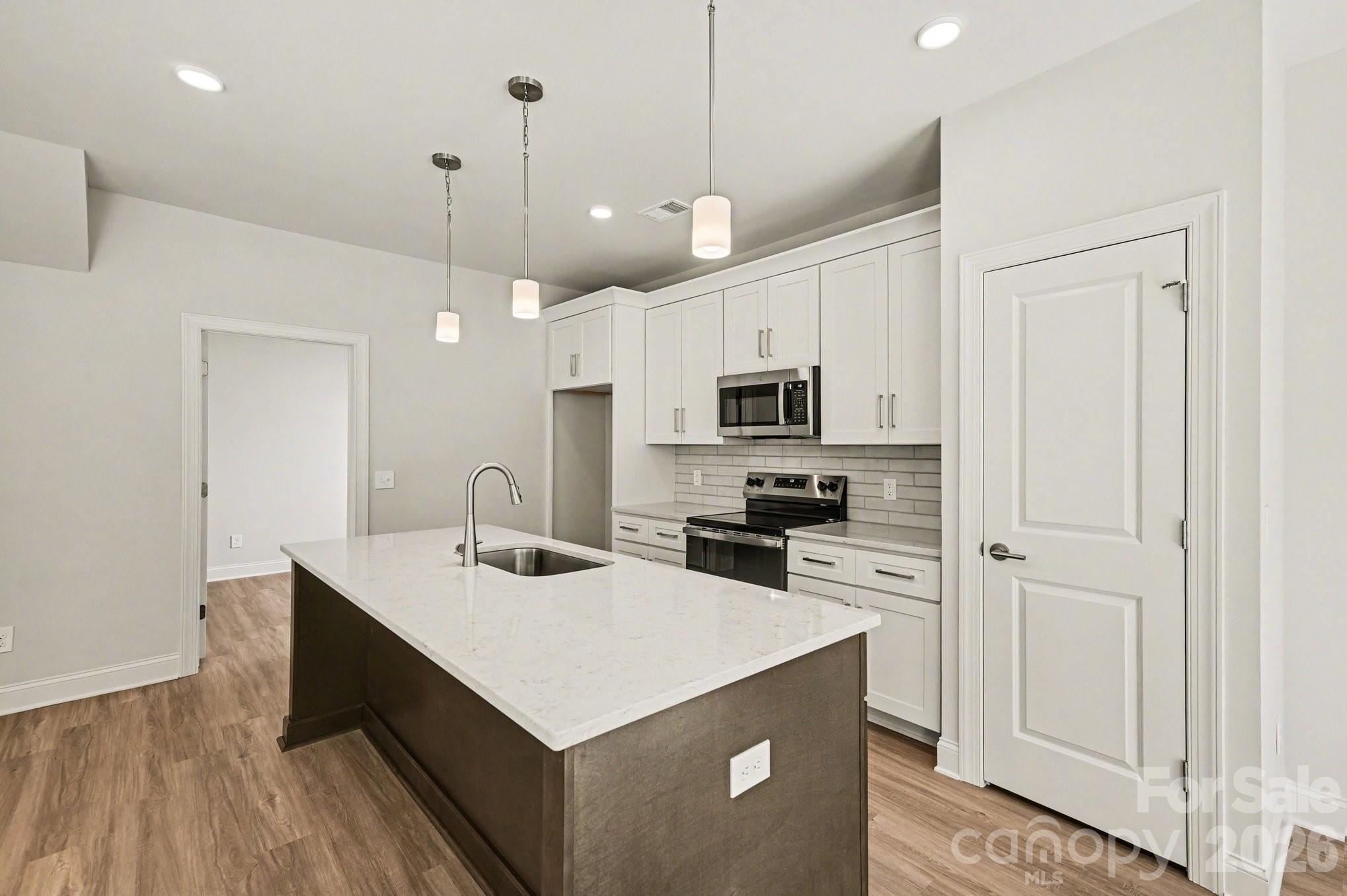 562 W Wilson Avenue — Mooresville
