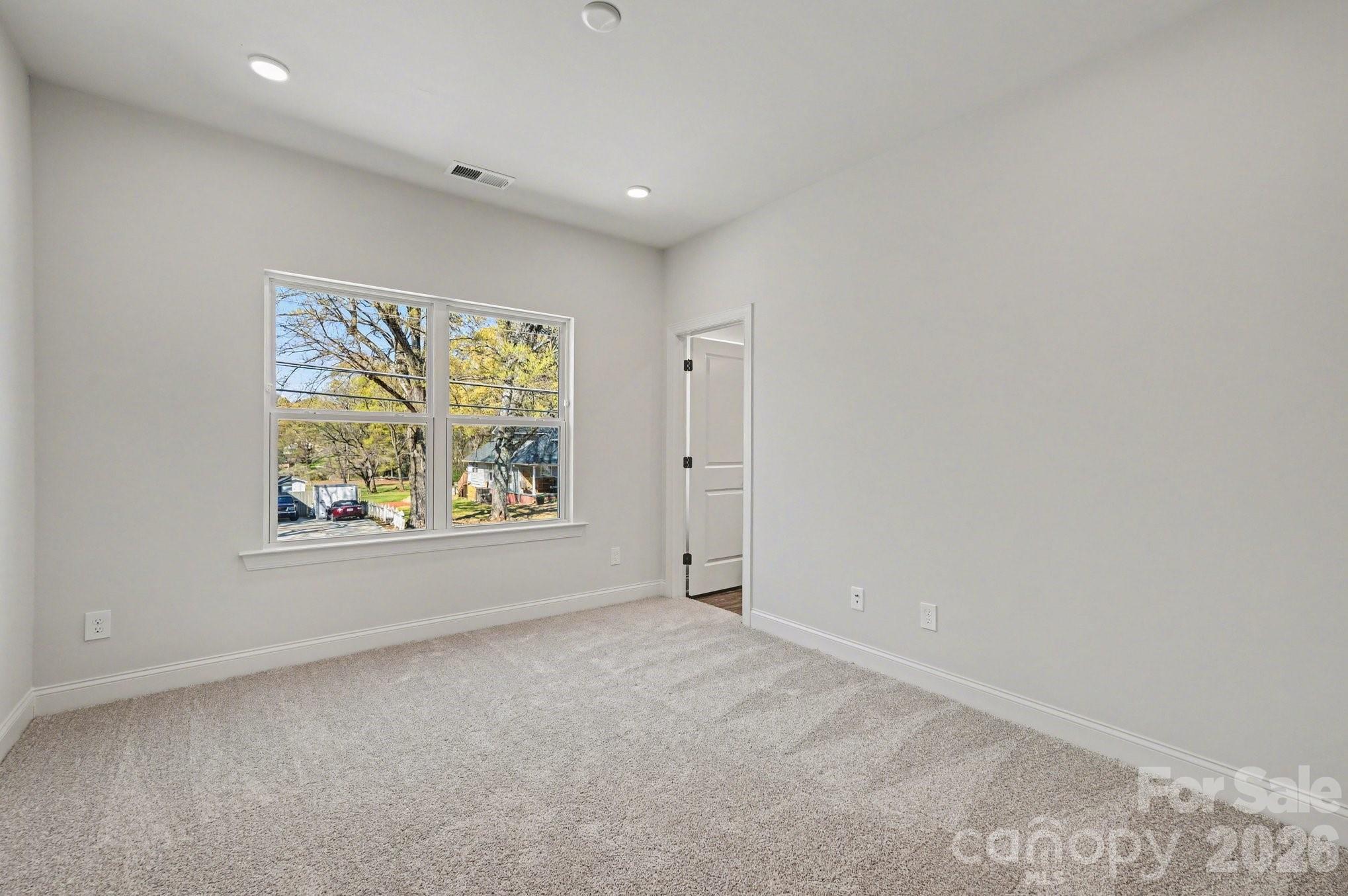564 W Wilson Avenue — Mooresville
