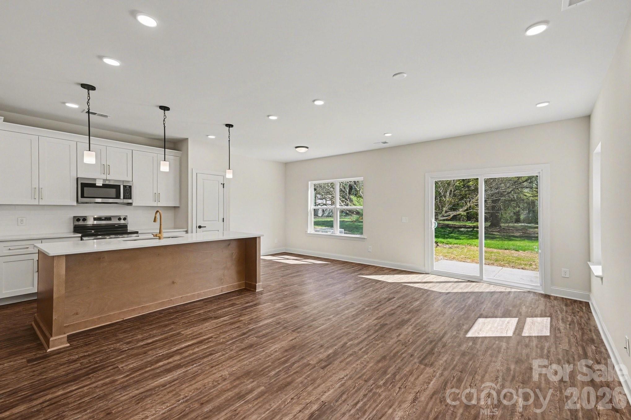 564 W Wilson Avenue — Mooresville