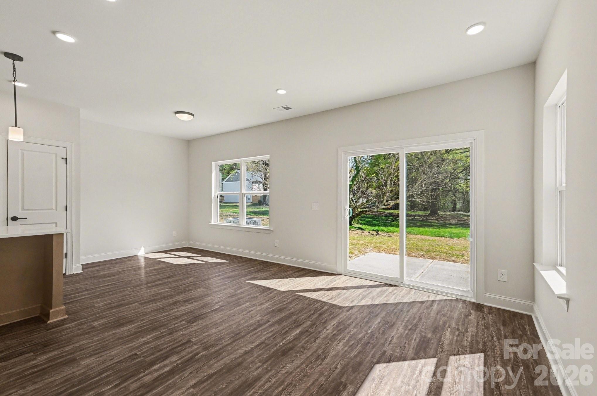 564 W Wilson Avenue — Mooresville