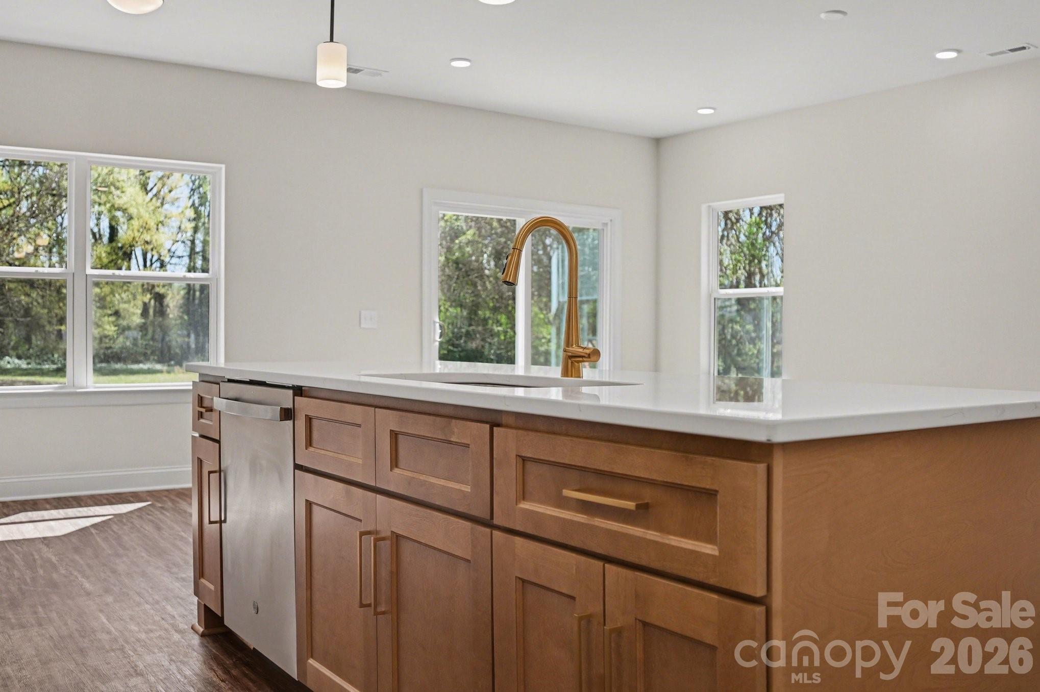 564 W Wilson Avenue — Mooresville