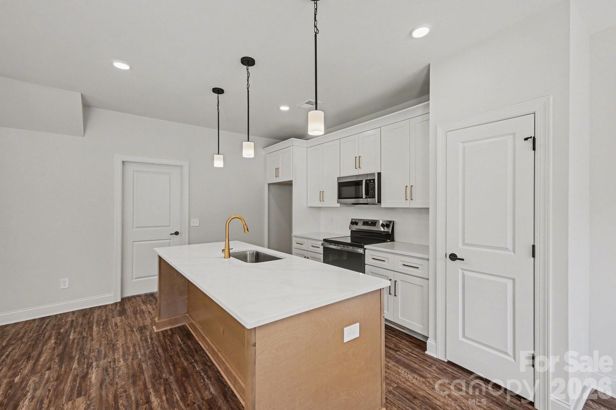 564 W Wilson Avenue — Mooresville