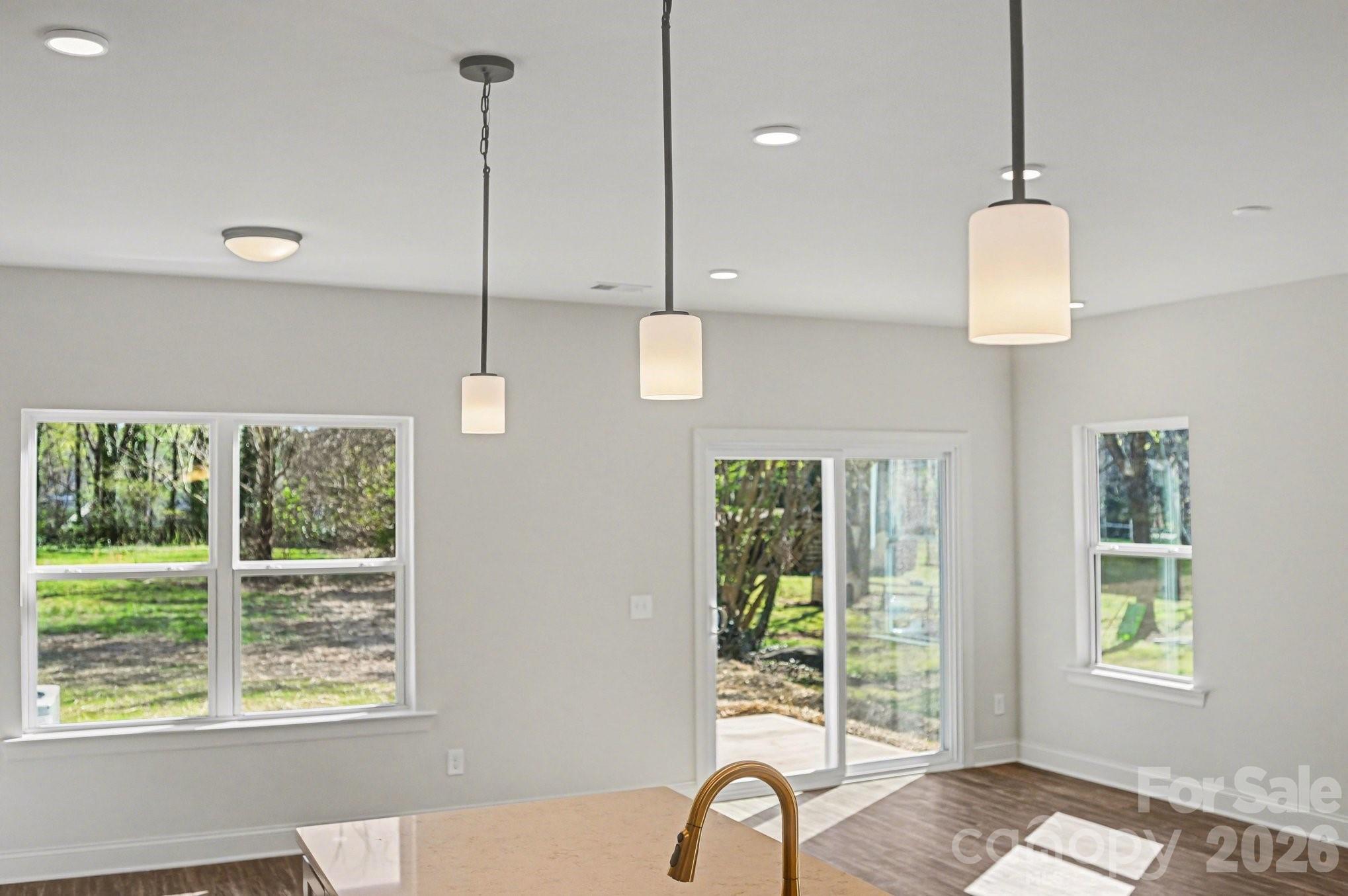 566 W Wilson Avenue — Mooresville