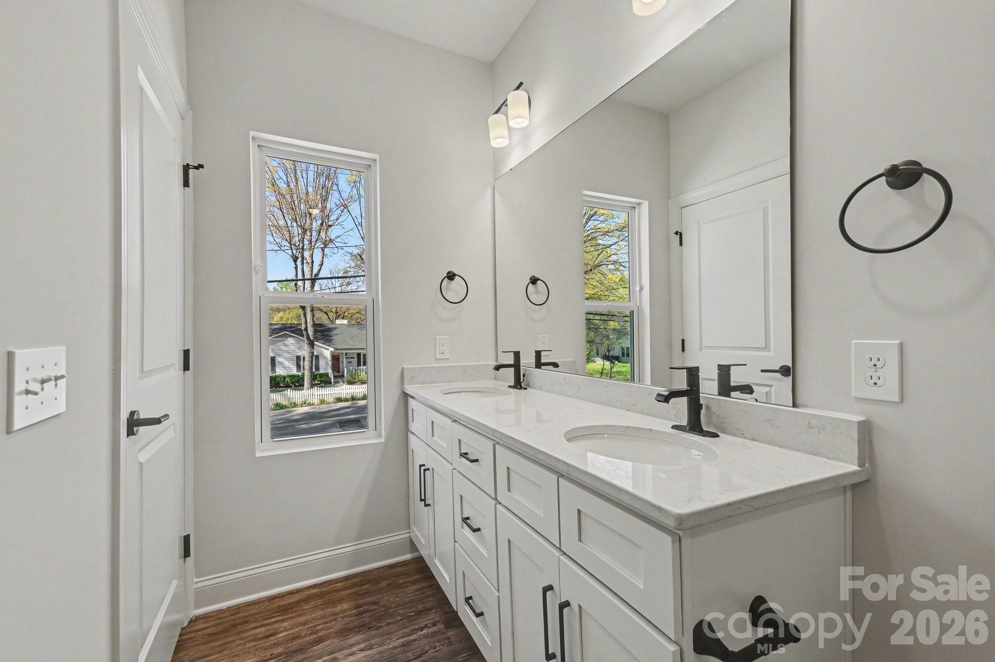 566 W Wilson Avenue — Mooresville