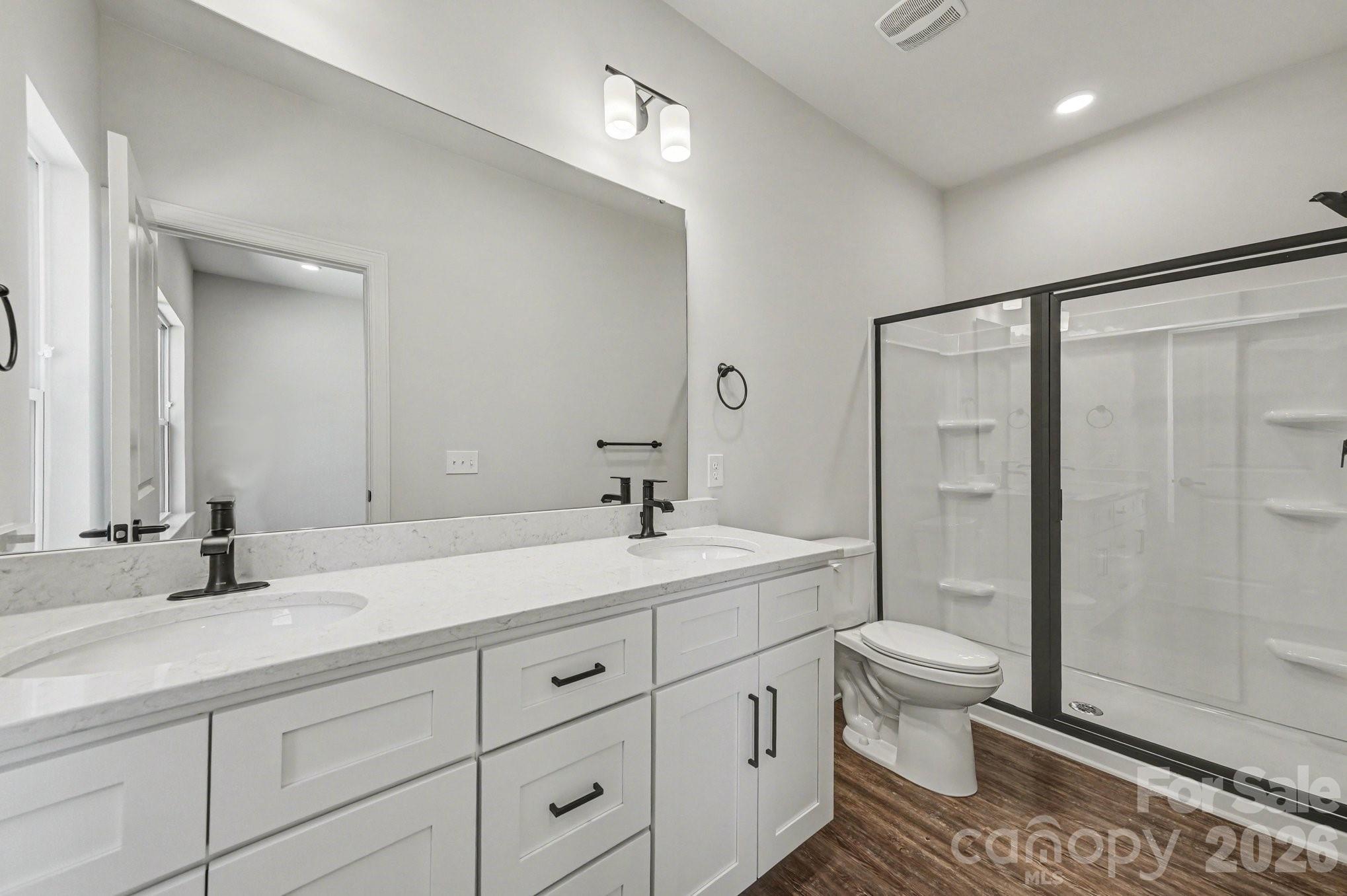 566 W Wilson Avenue — Mooresville