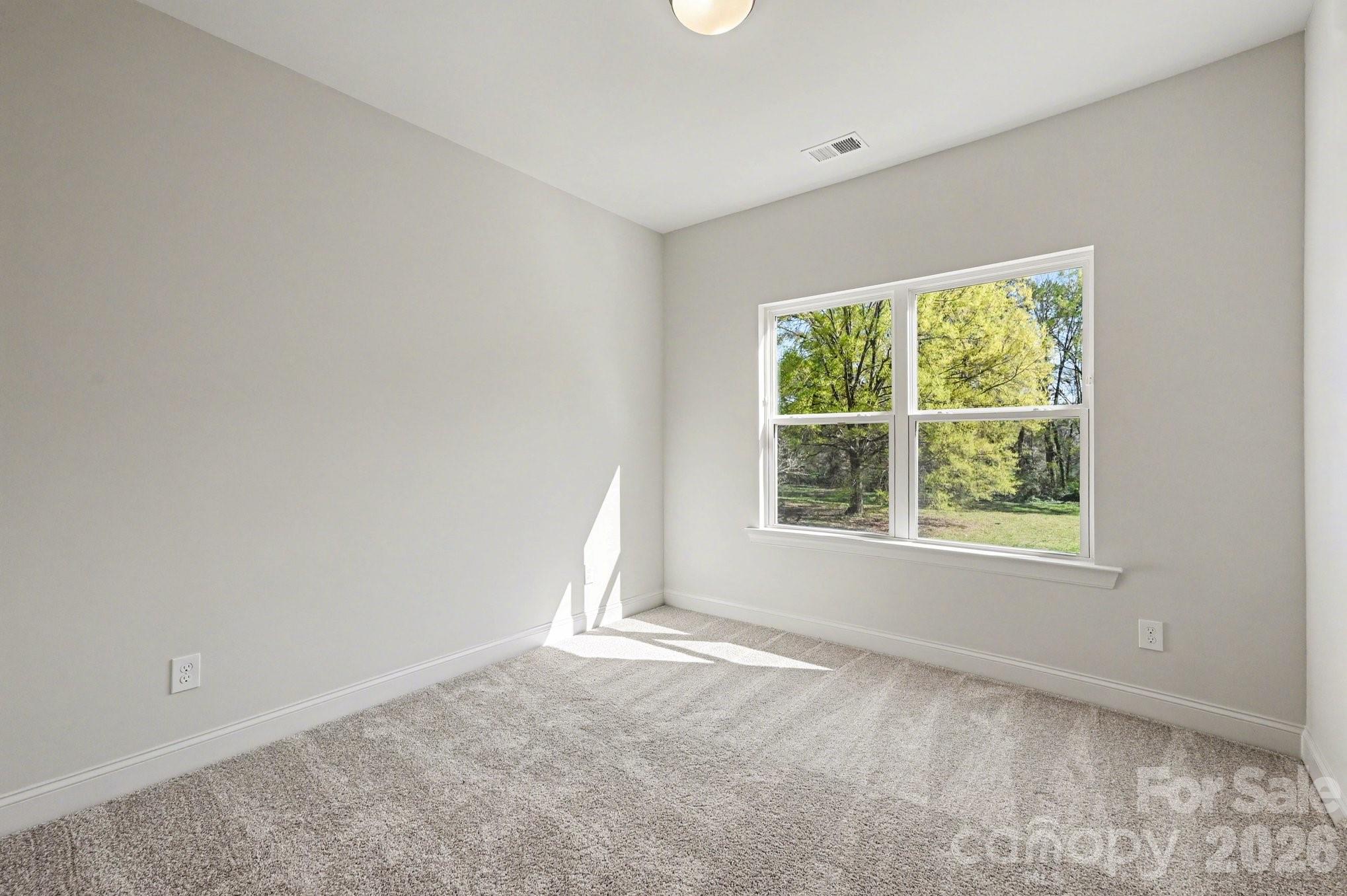 566 W Wilson Avenue — Mooresville