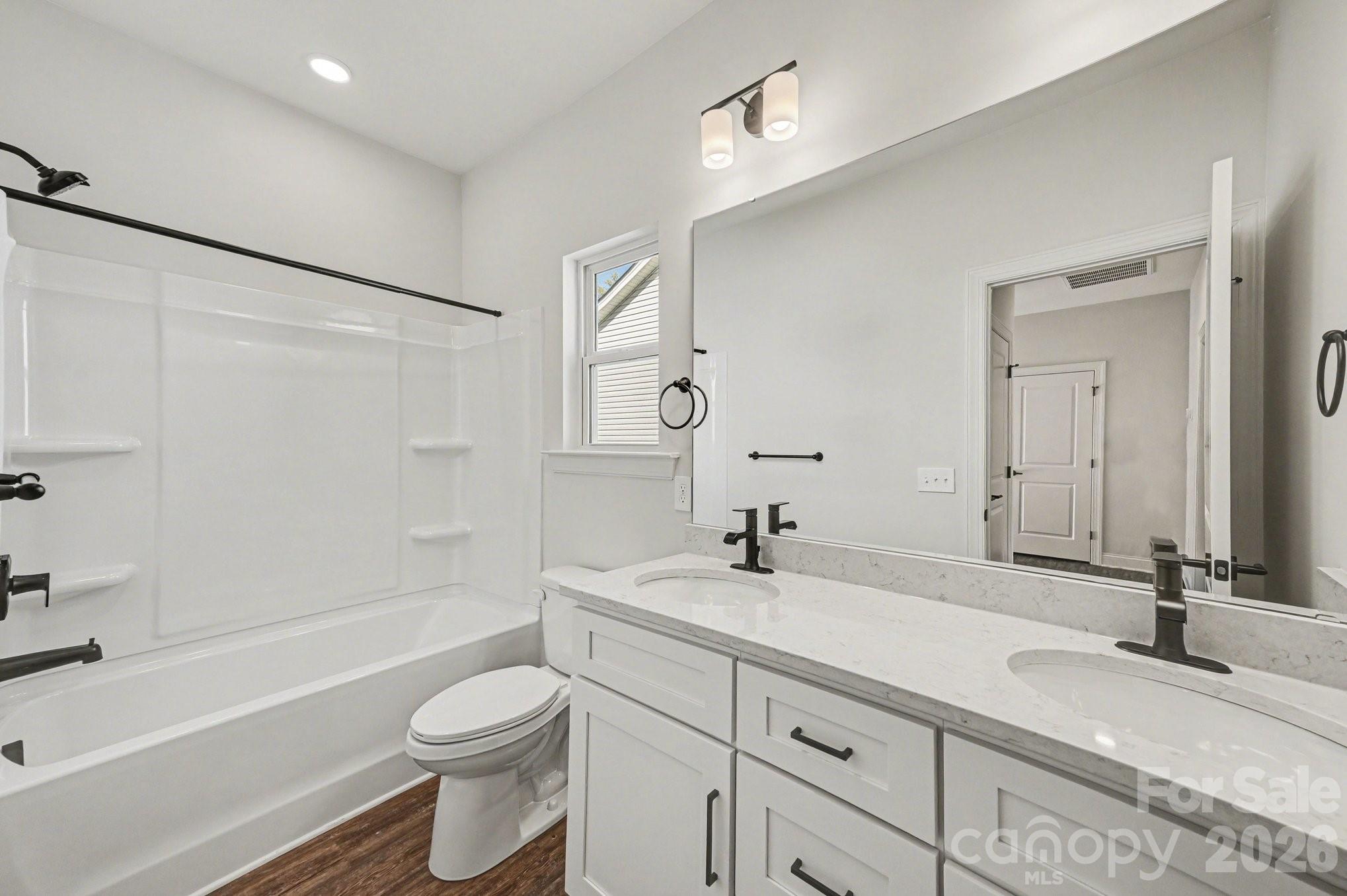 566 W Wilson Avenue — Mooresville