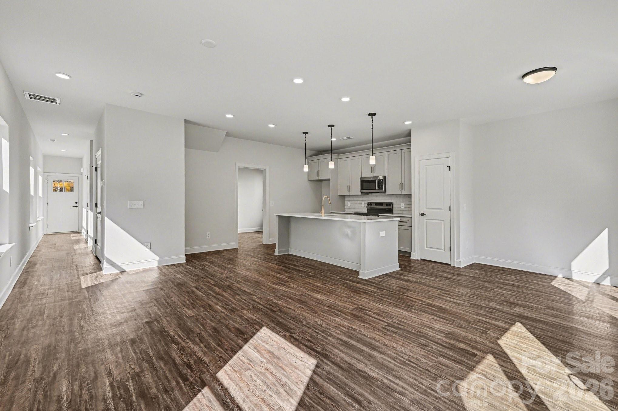 566 W Wilson Avenue — Mooresville