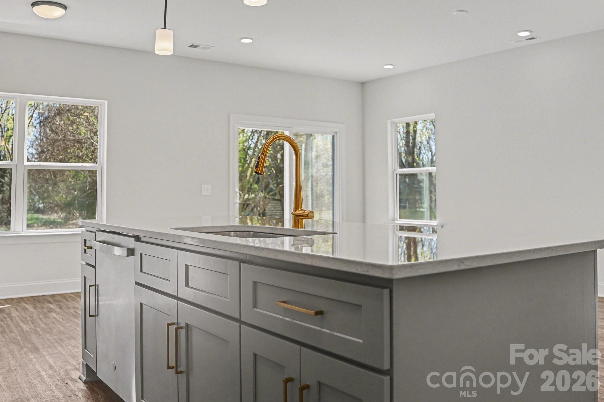 566 W Wilson Avenue — Mooresville