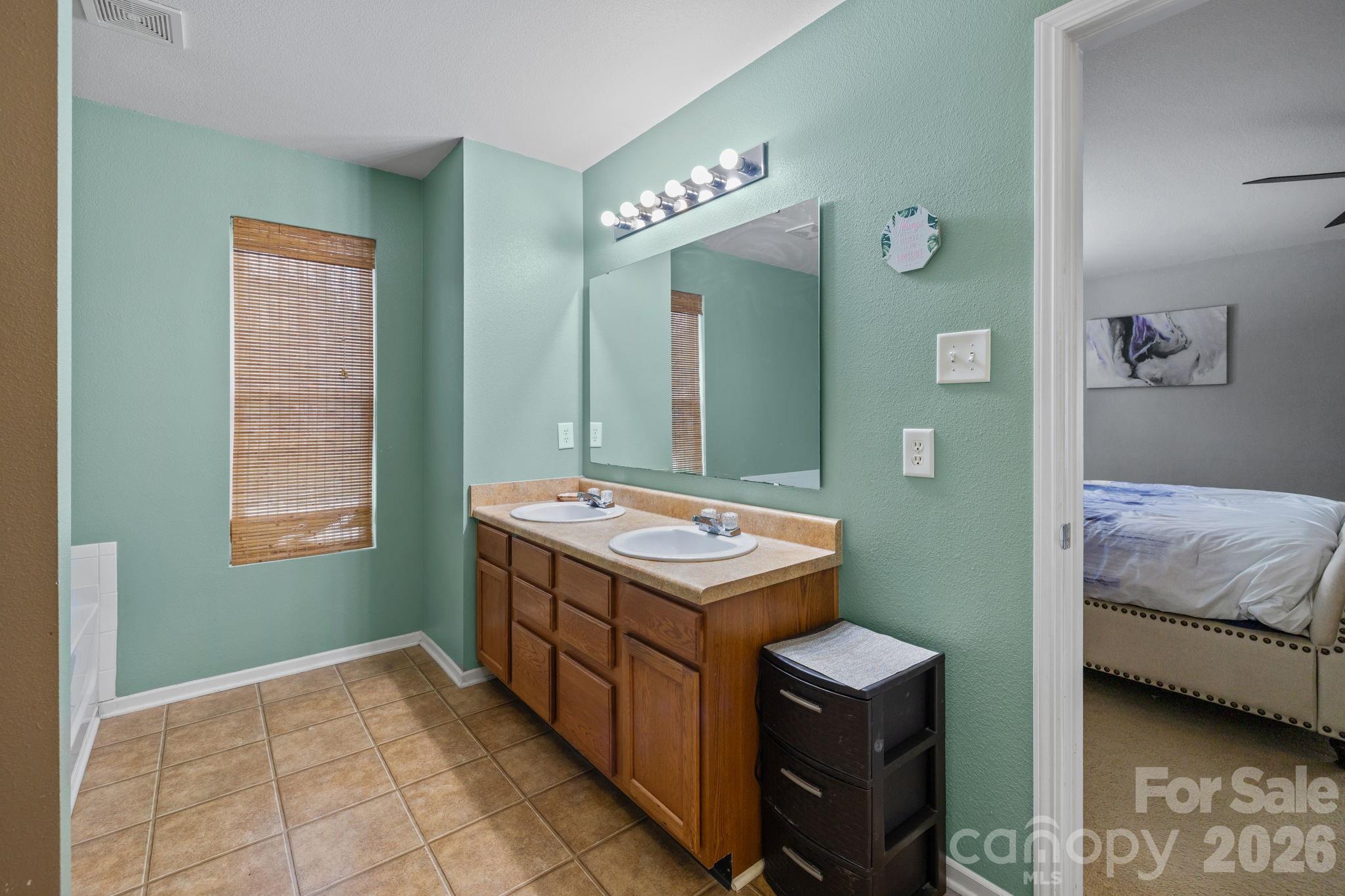 6127 Blue Ash Lane — Charlotte