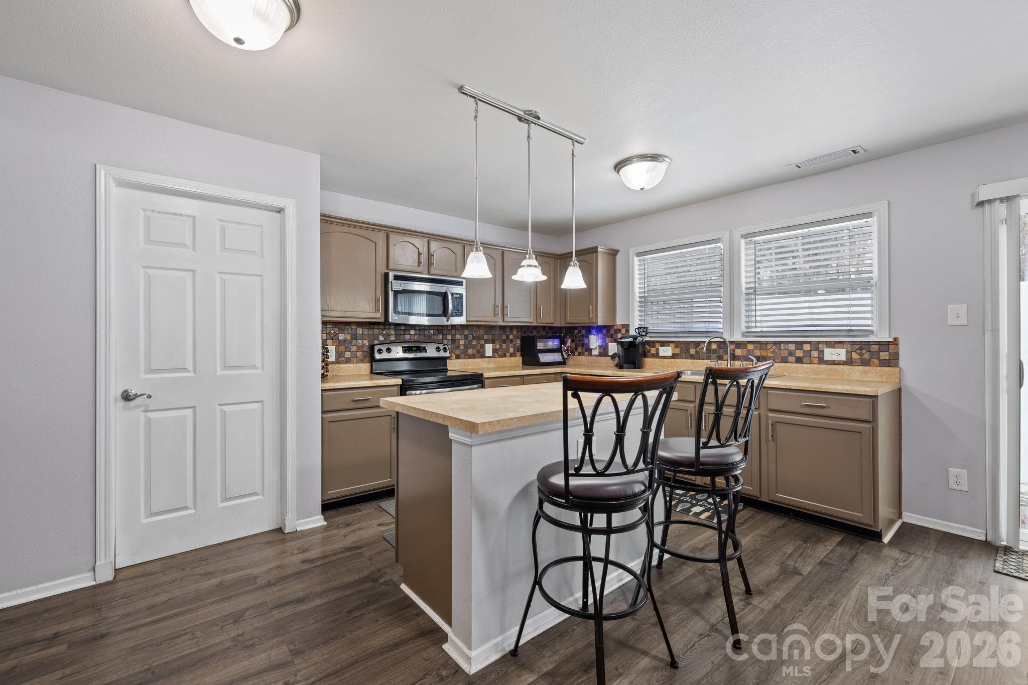 6127 Blue Ash Lane — Charlotte