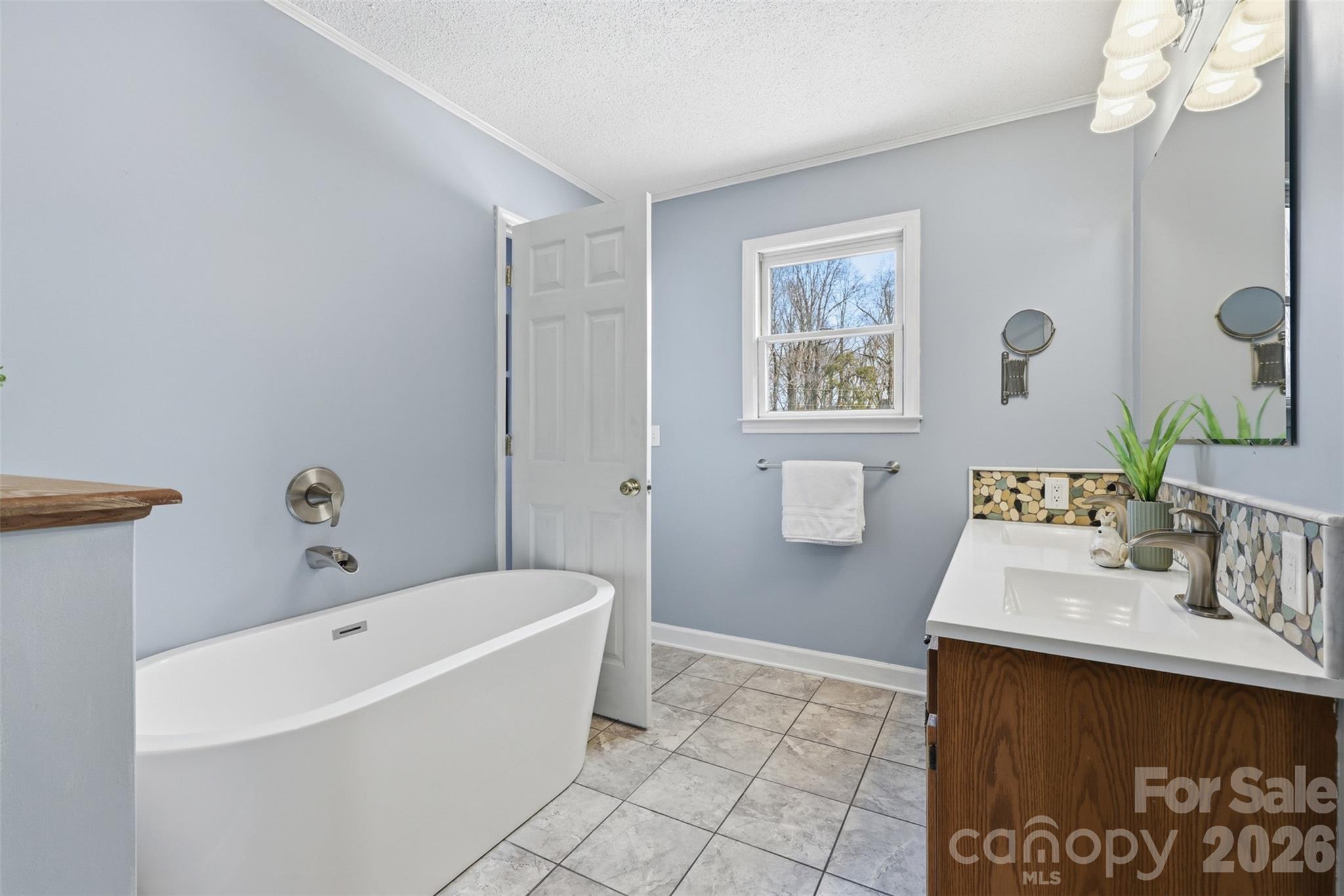 173 Chestnut Grove Road — Statesville