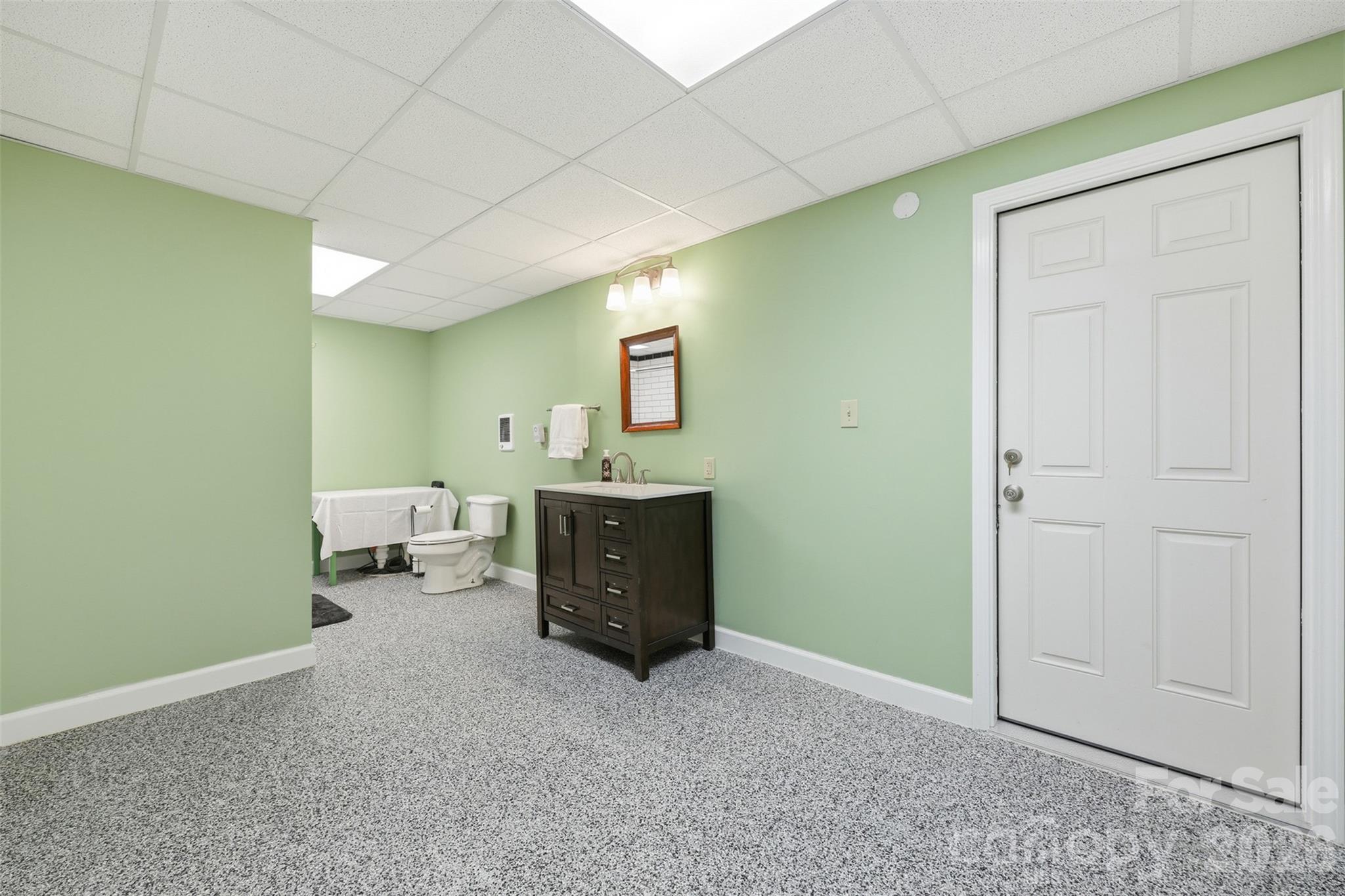 173 Chestnut Grove Road — Statesville