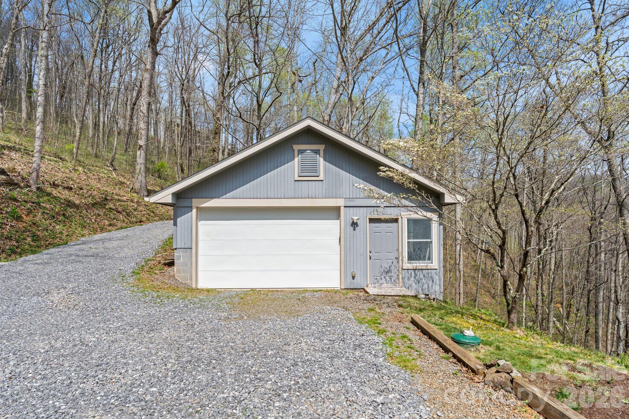 108 Hickory Forest Road — Fairview