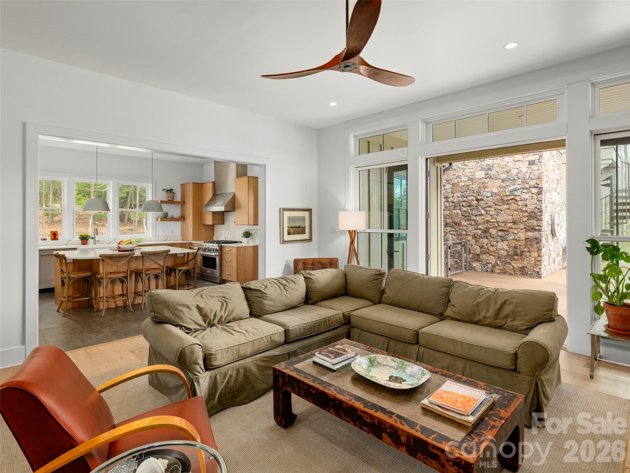 206 Kelmscott Lane — Asheville