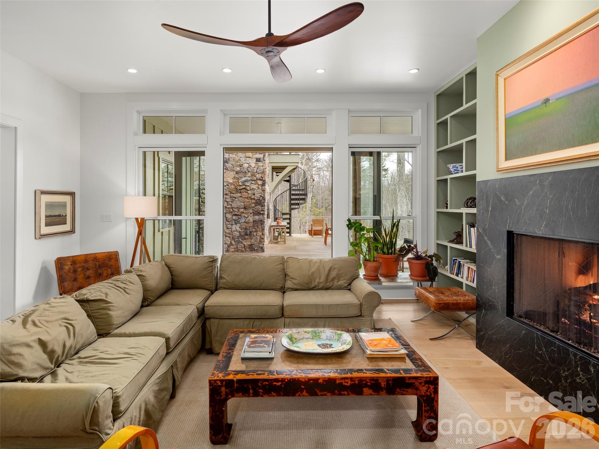 206 Kelmscott Lane — Asheville