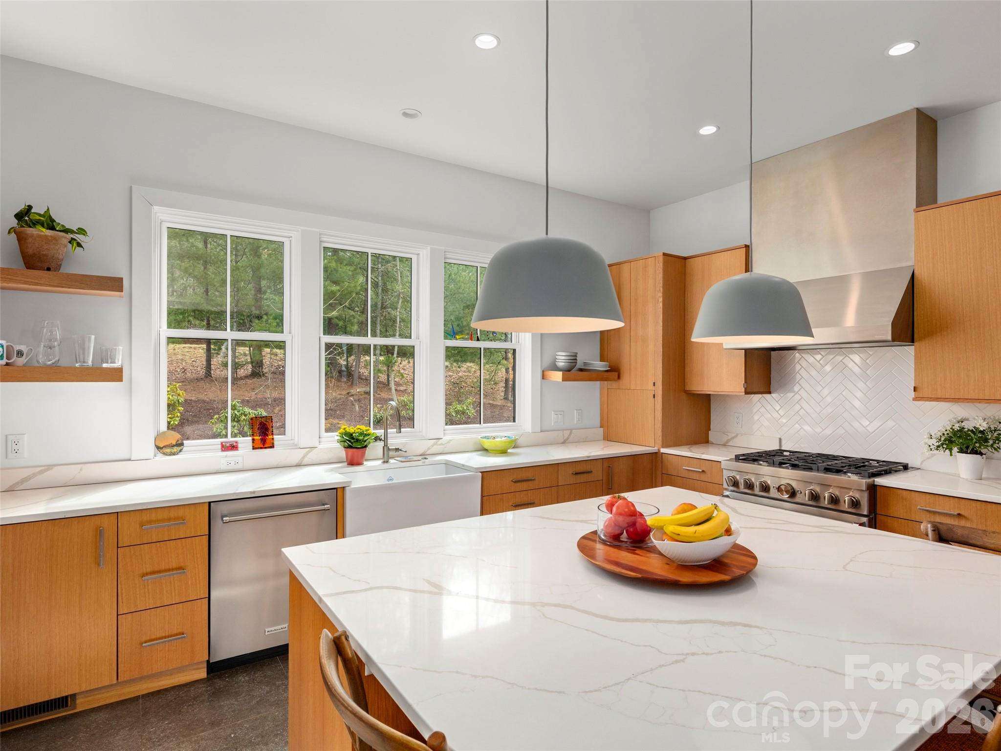 206 Kelmscott Lane — Asheville
