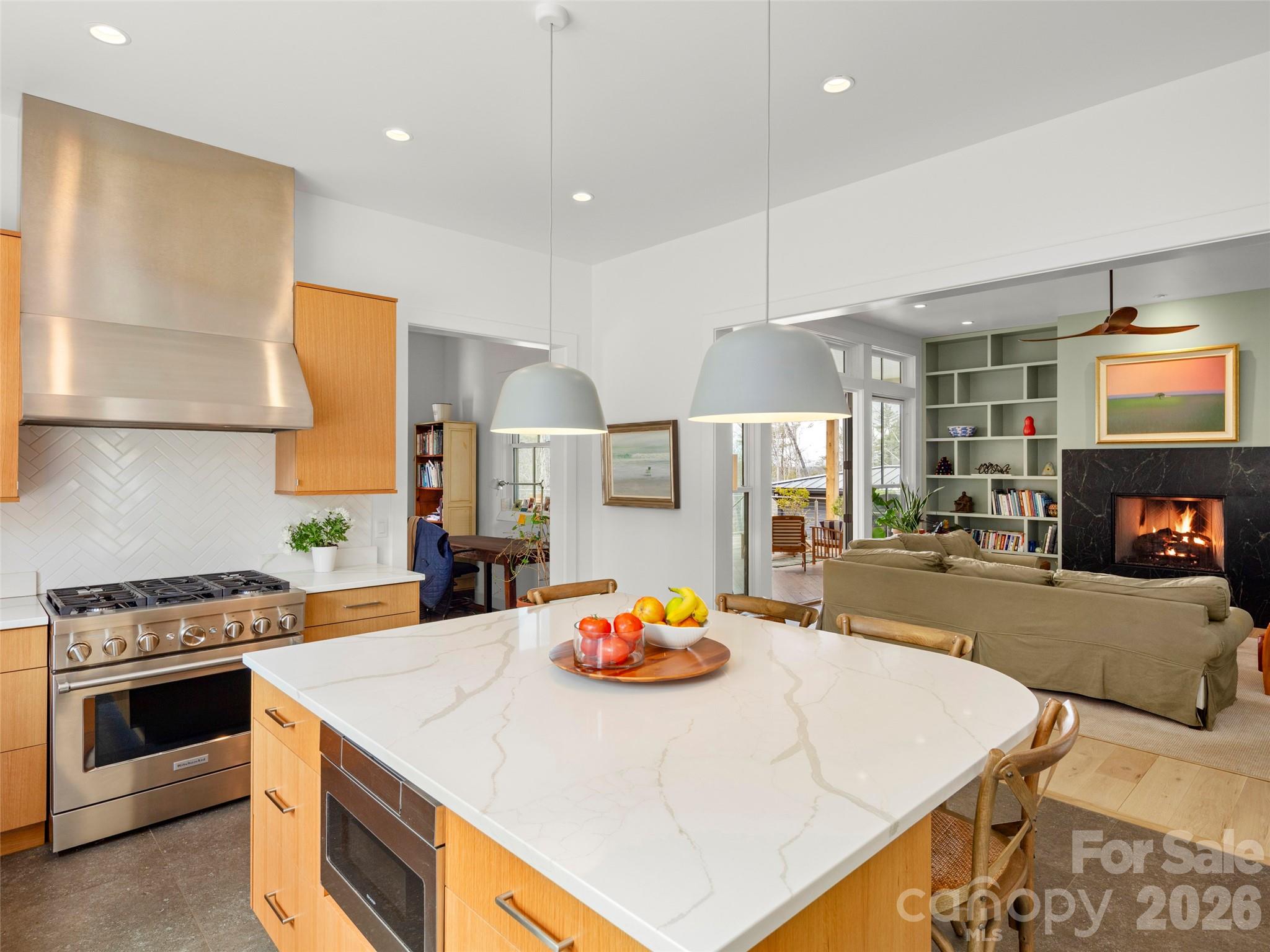 206 Kelmscott Lane — Asheville