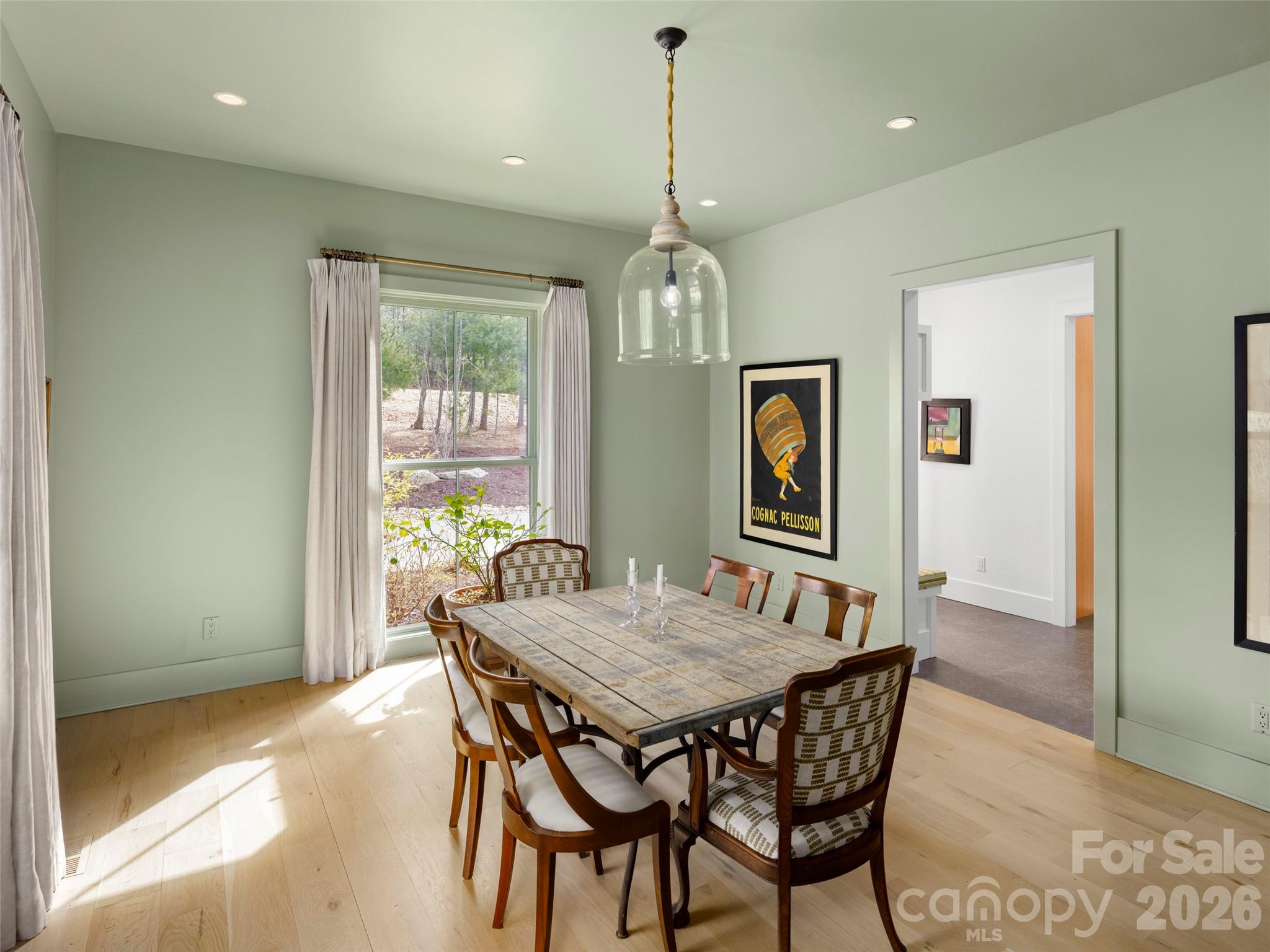 206 Kelmscott Lane — Asheville