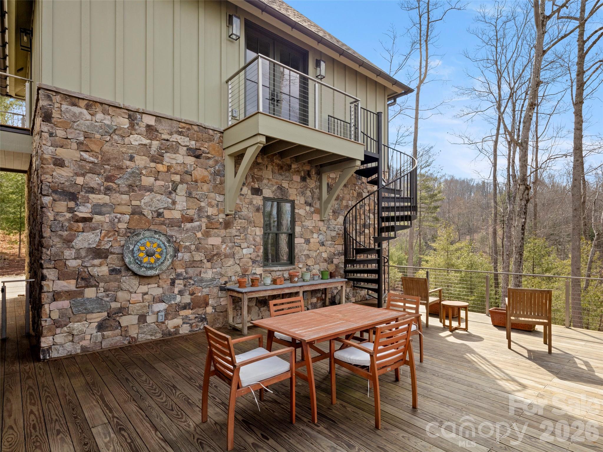 206 Kelmscott Lane — Asheville