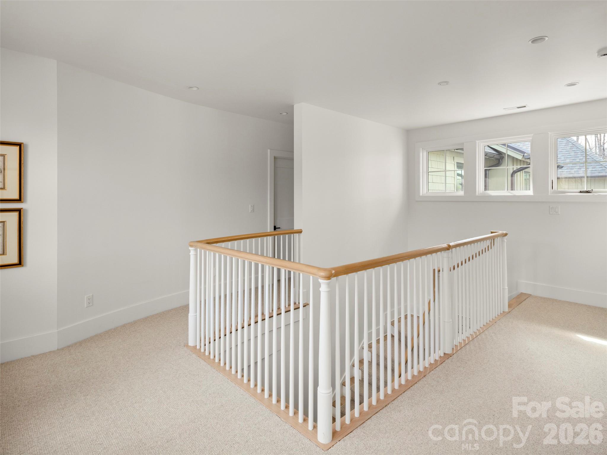 206 Kelmscott Lane — Asheville