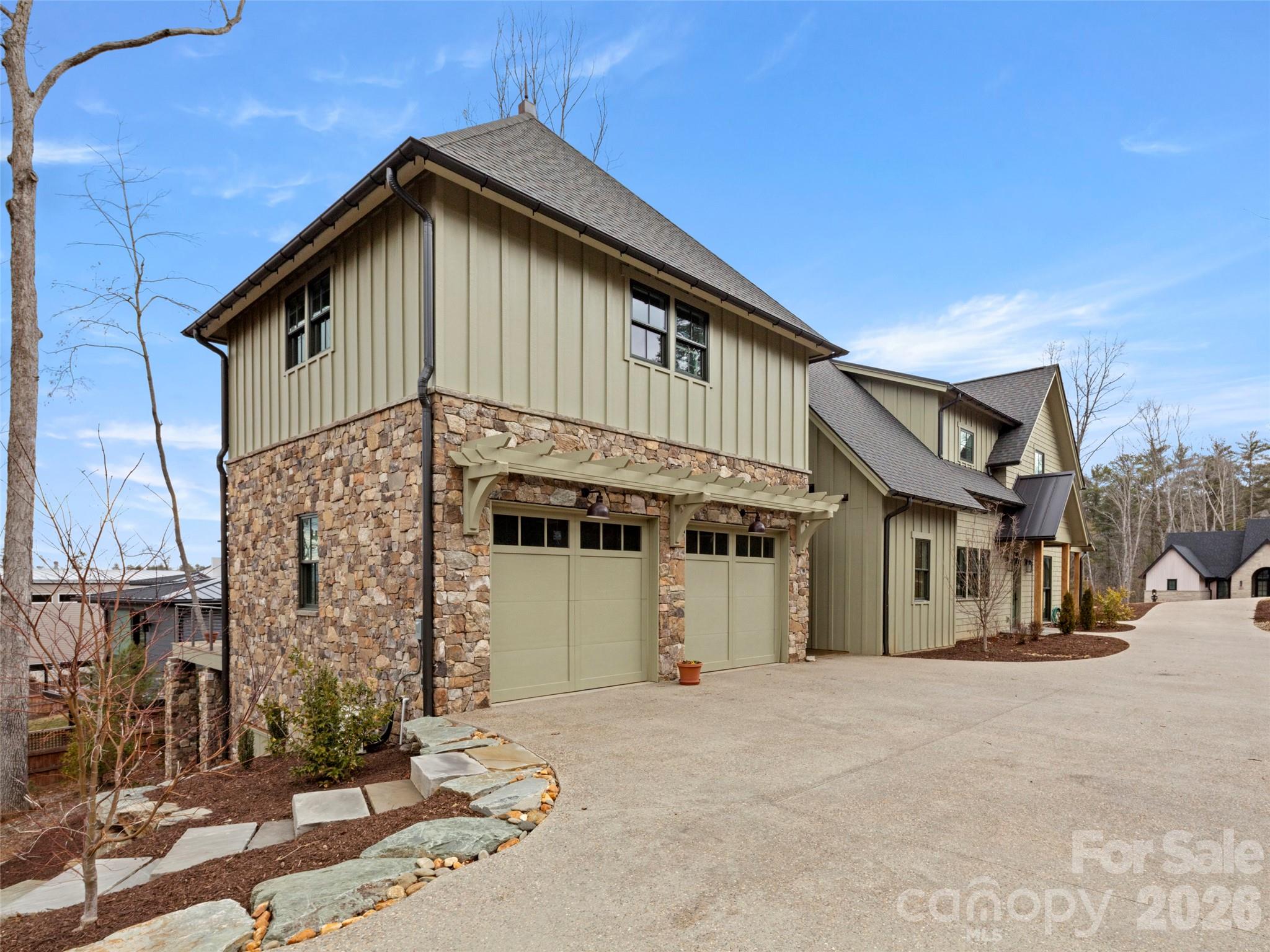 206 Kelmscott Lane — Asheville