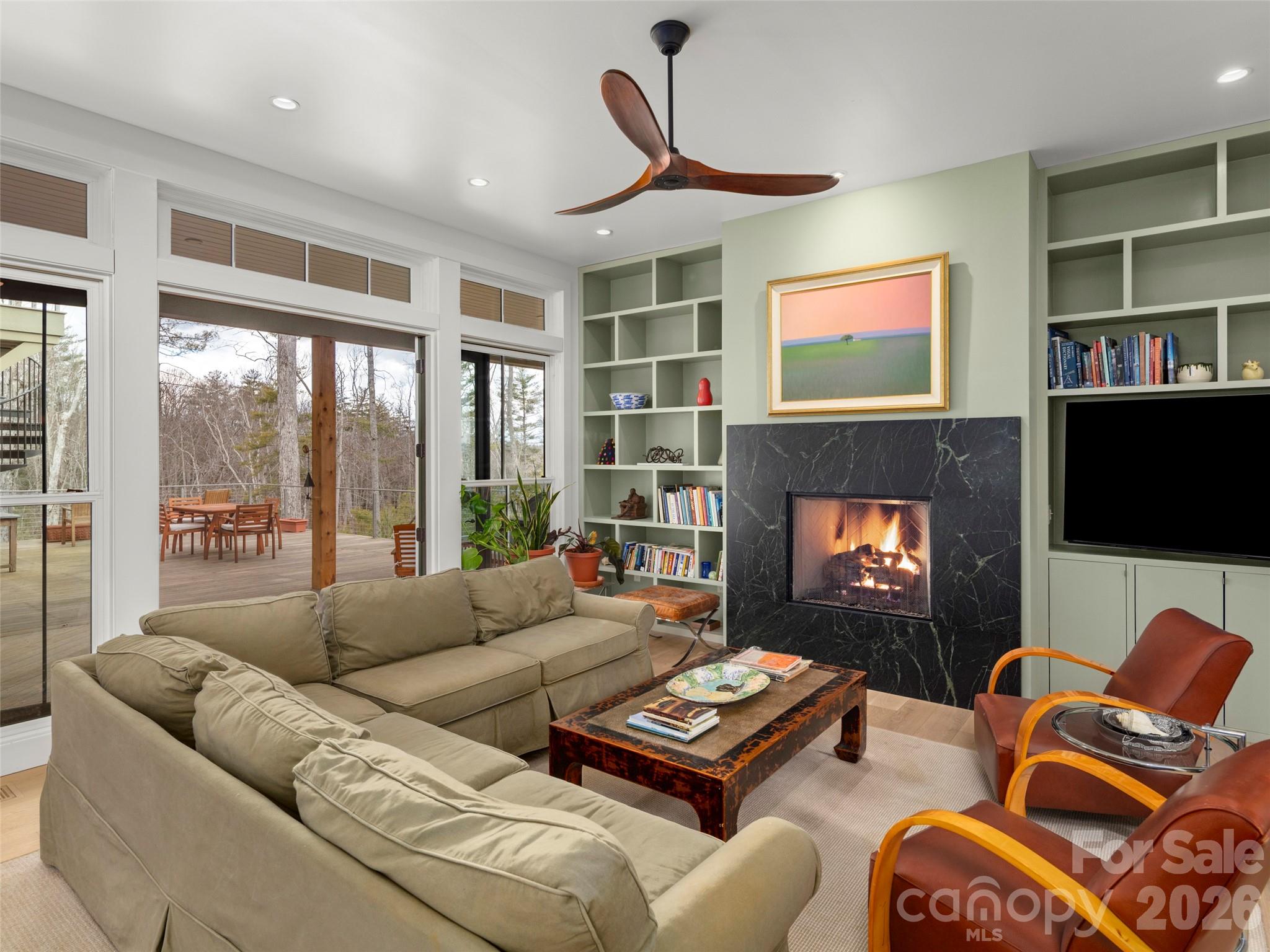 206 Kelmscott Lane — Asheville