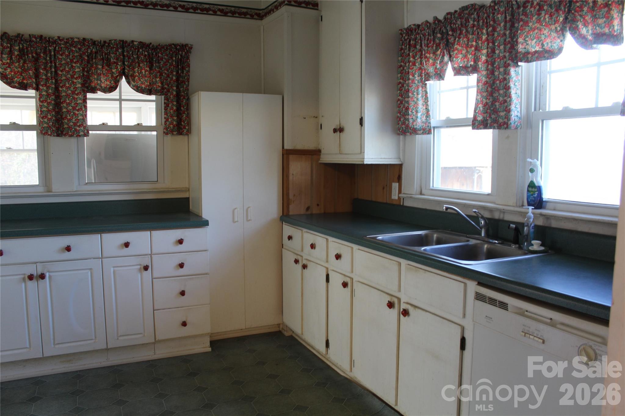 113 Williams Way — Morganton