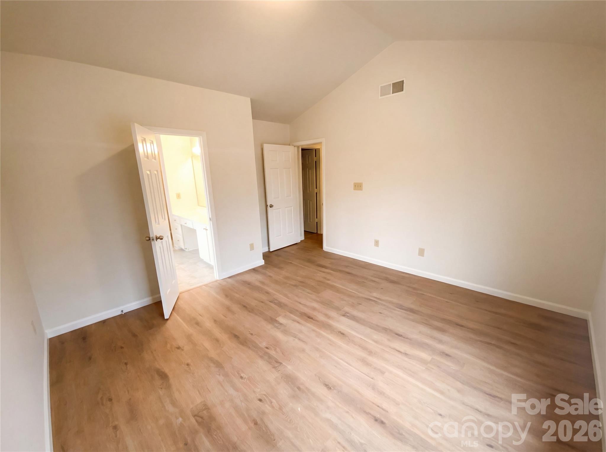 5719 Rocbridge Lane — Charlotte