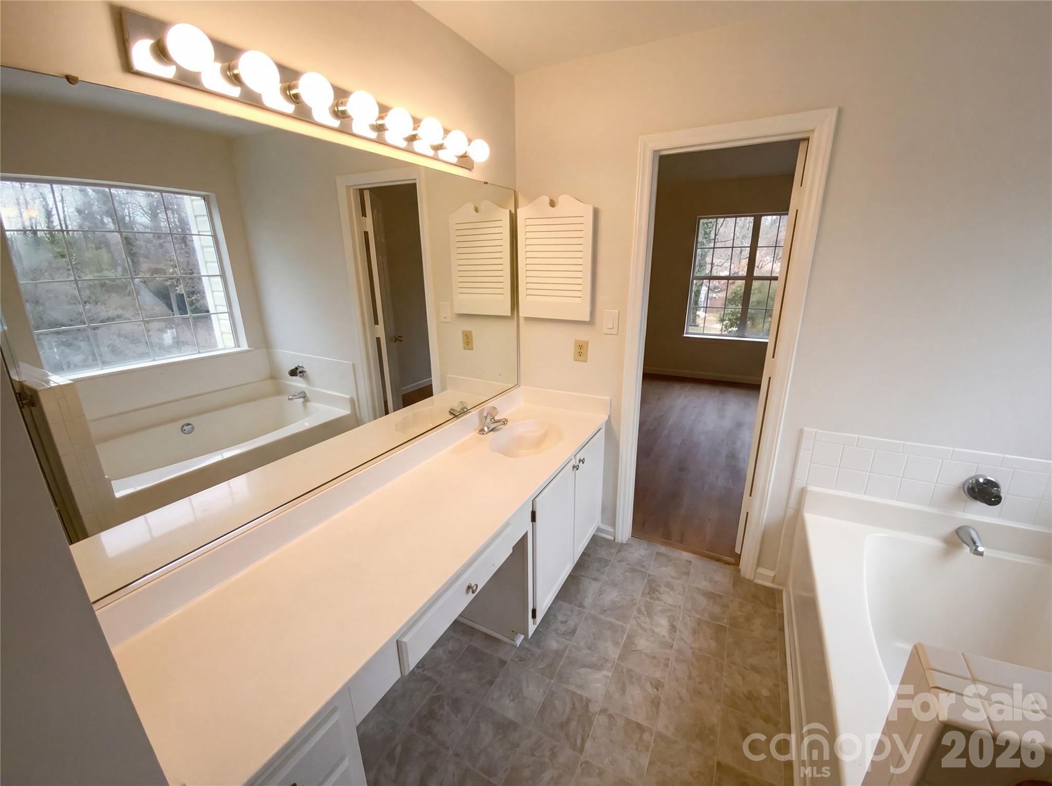 5719 Rocbridge Lane — Charlotte