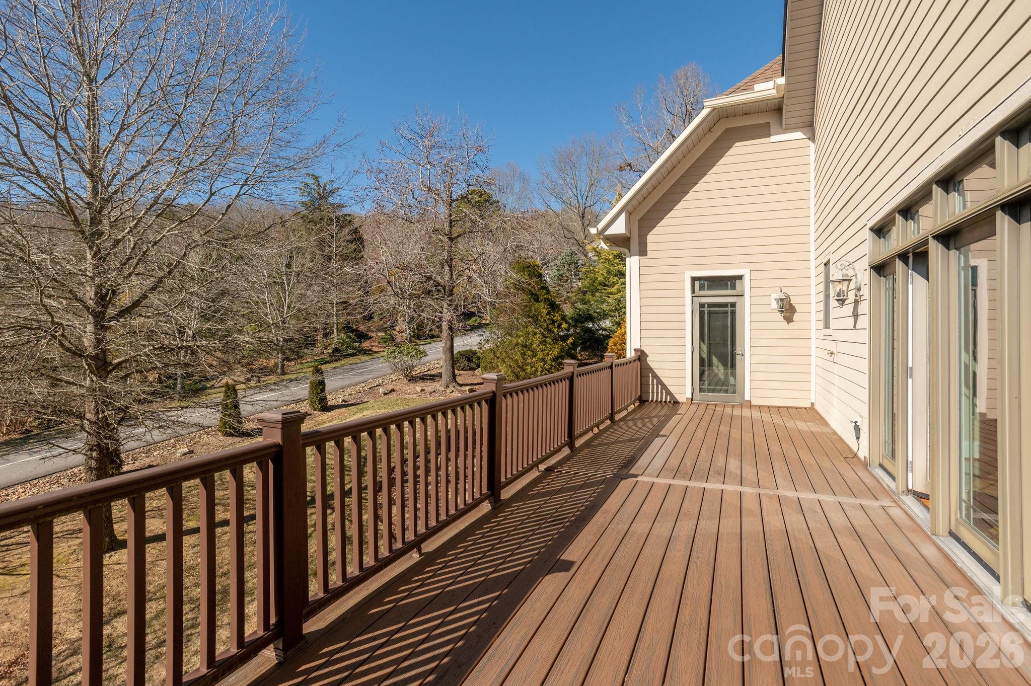 16 WINTERBERRY Drive — Hendersonville